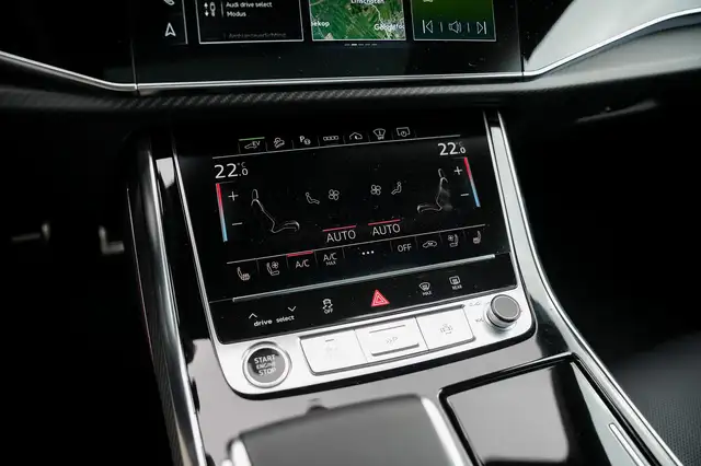 Audi Q8 view 20