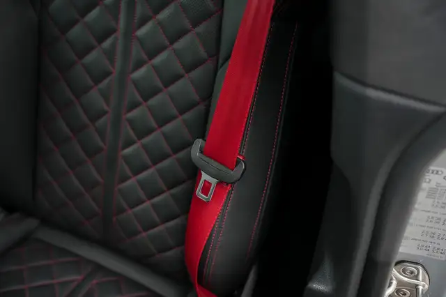 Audi Q8 view 15