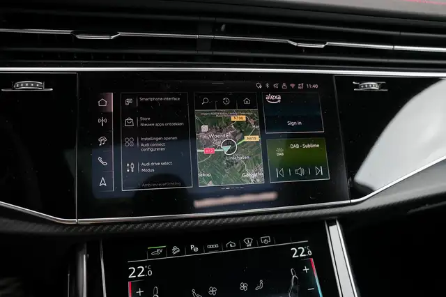 Audi Q8 view 14