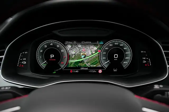 Audi Q8 view 13