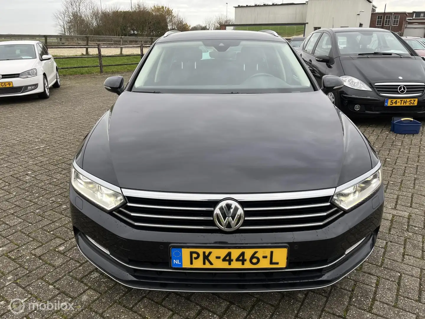 Volkswagen Passat Variant 1.4 TSI ACT Connected Series Plus Zwart - 2