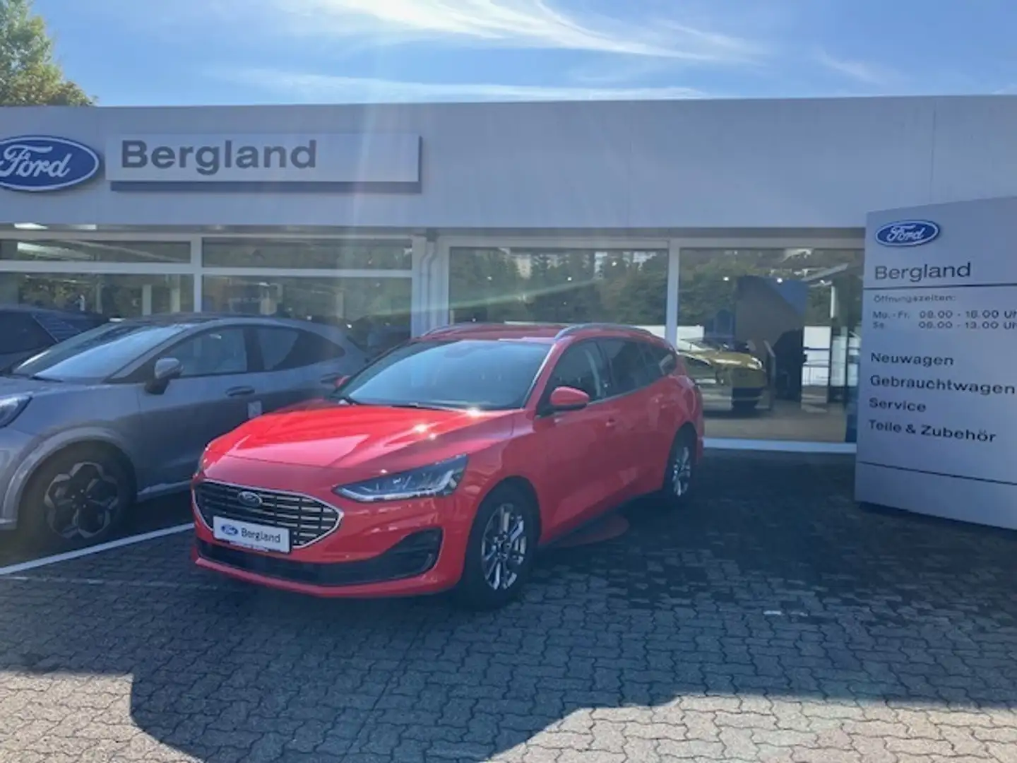 Ford Focus TITANIUM TURNIER 1.0l EB 125PS Winterpaket Rojo - 1