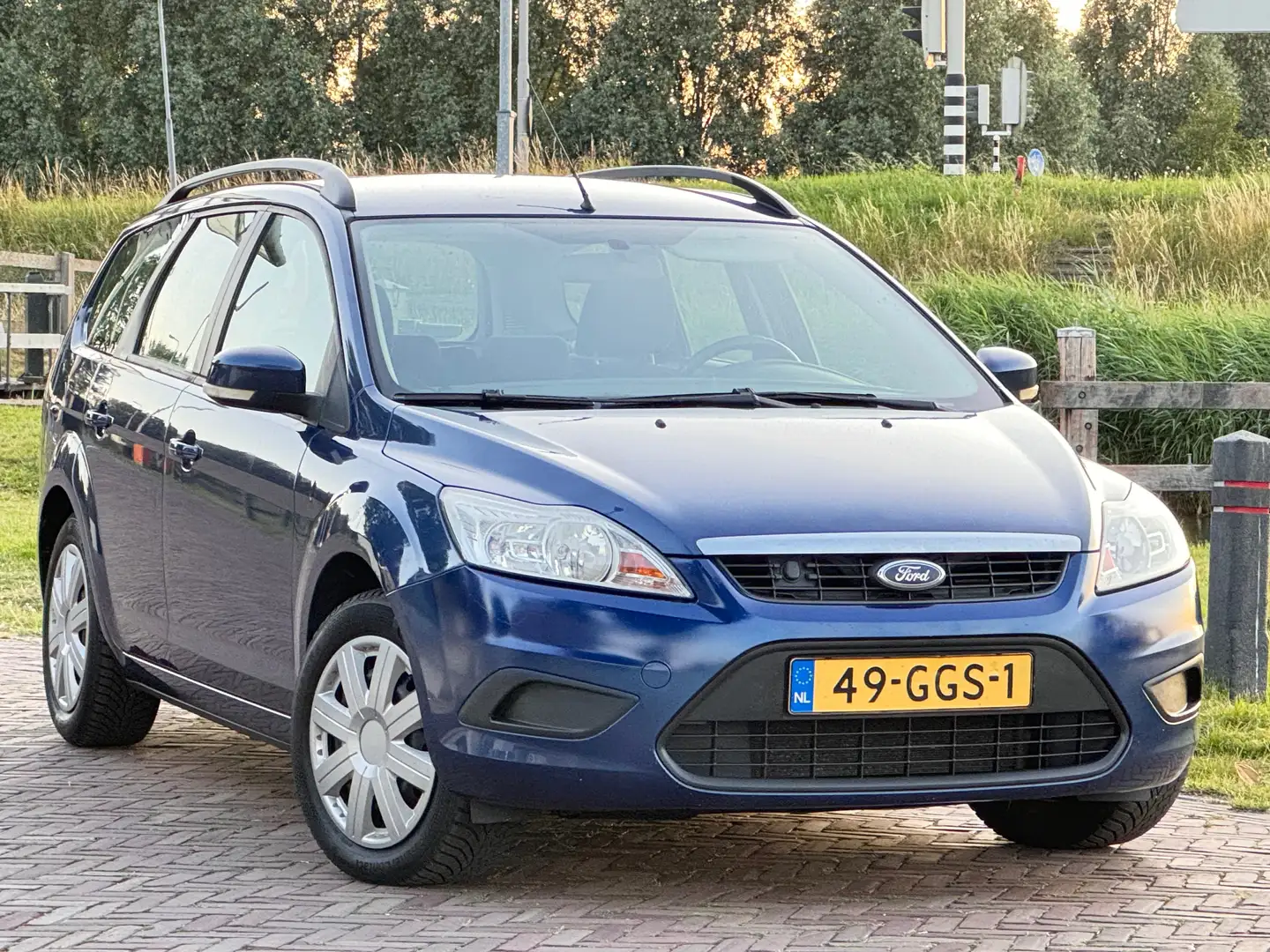 Ford Focus Focus 1.8 Trend Flexi Fuel Blauw - 2