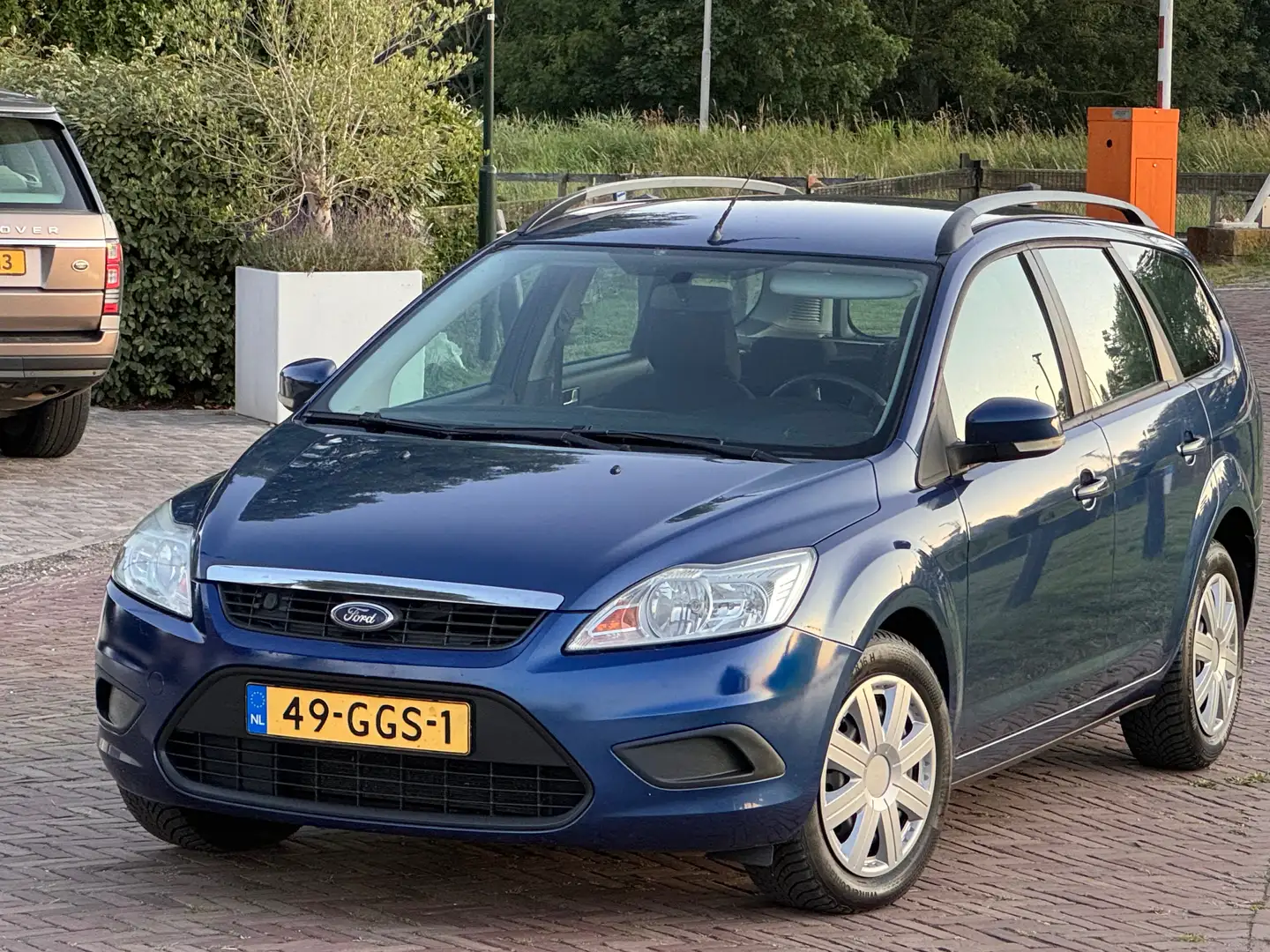 Ford Focus Focus 1.8 Trend Flexi Fuel Blauw - 1