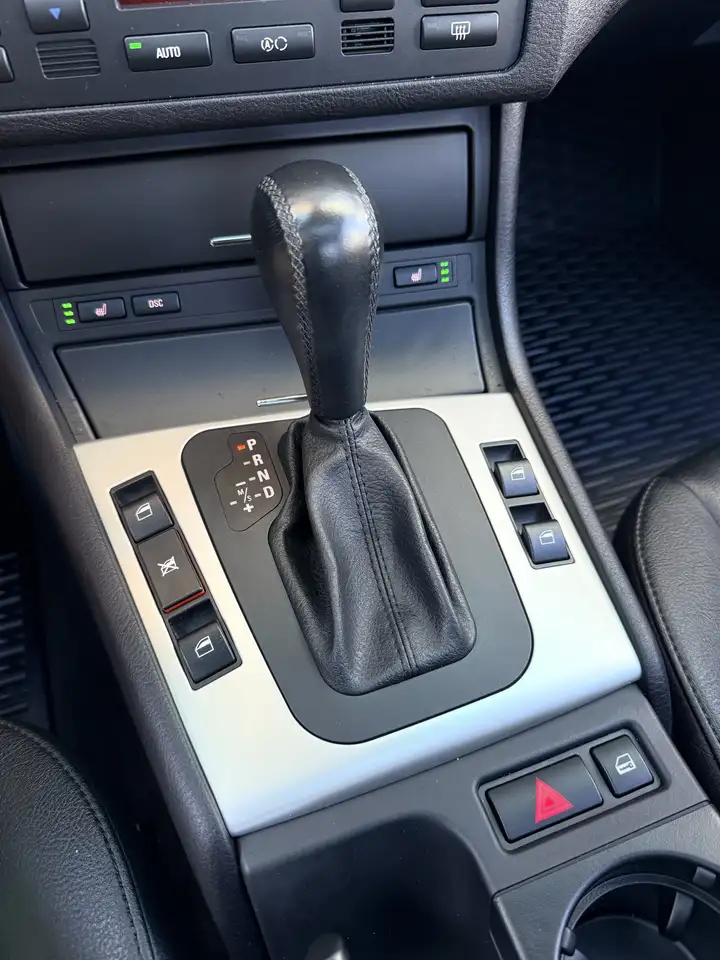 BMW 3 Series снимка BMW 3 Series