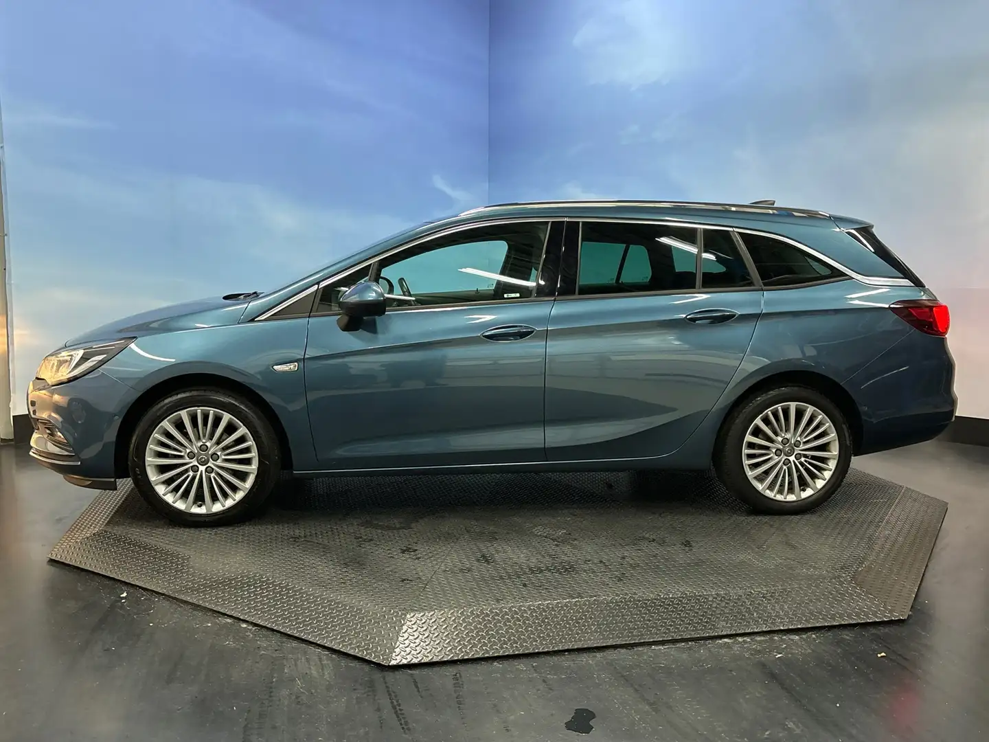 Opel Astra Sports Tourer 1.0 Innovation Navi | Clima | Cruise Blau - 2