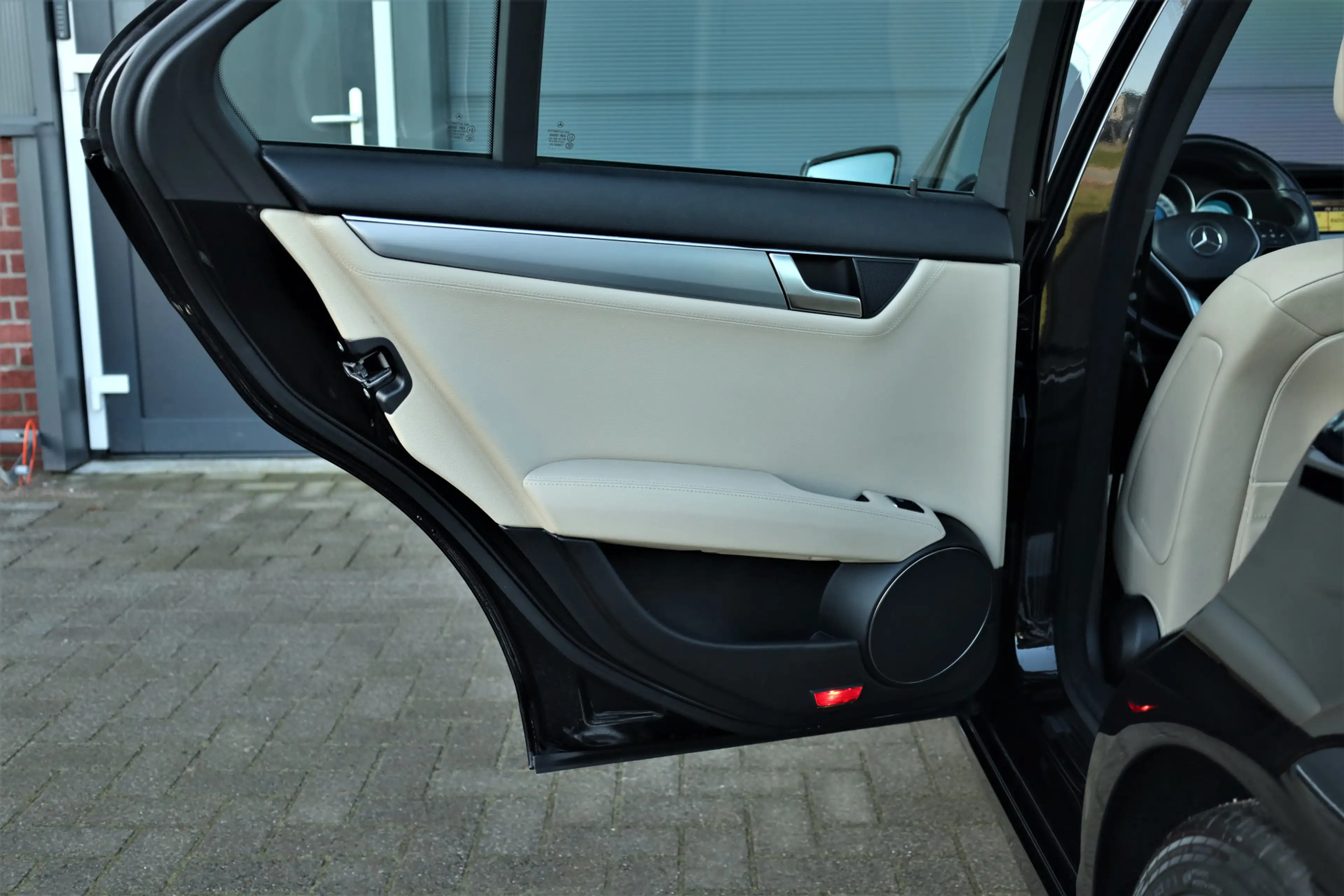 Mercedes-Benz C 350 C 4M Avantgarde — photo 15