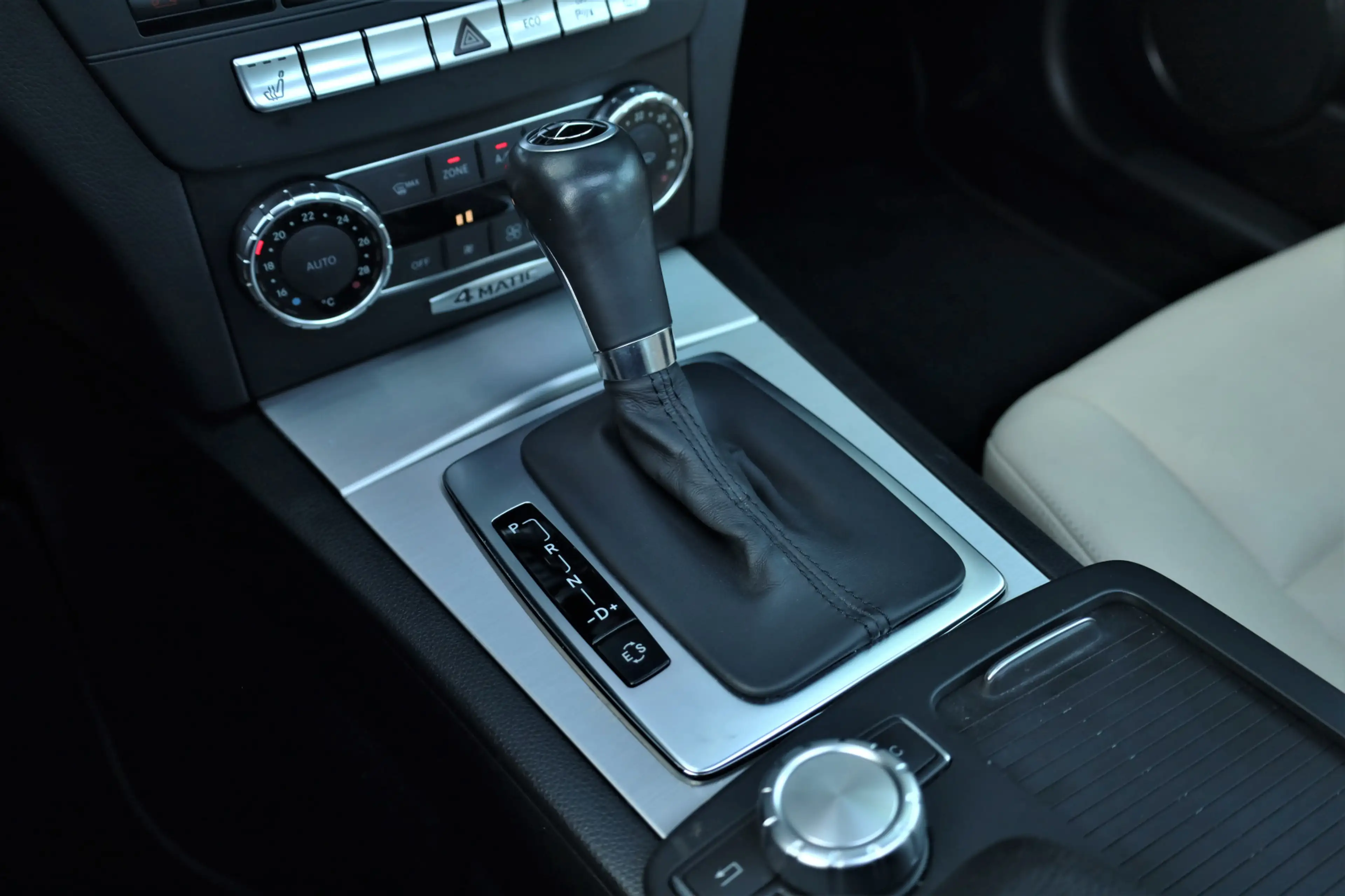 Mercedes-Benz C 350 C 4M Avantgarde — photo 8