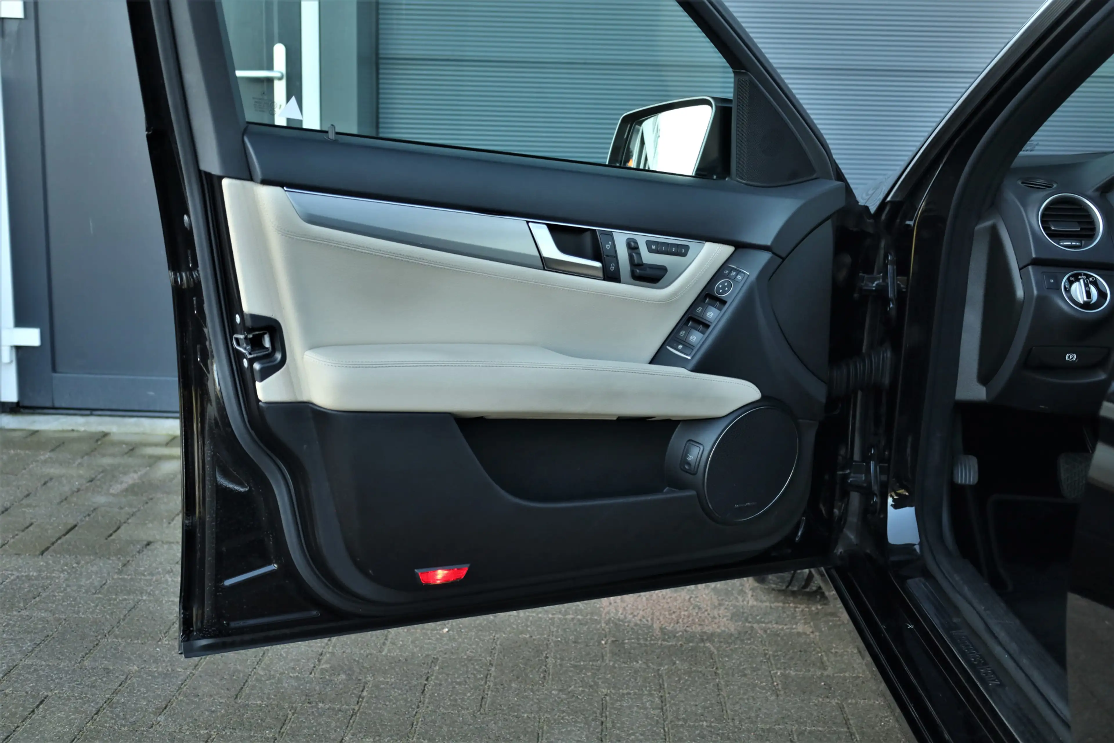 Mercedes-Benz C 350 C 4M Avantgarde — photo 14