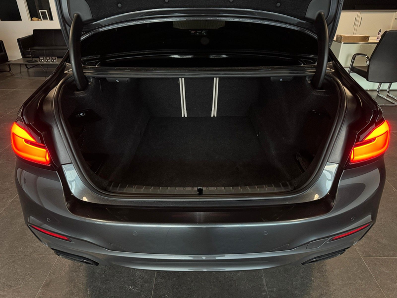 BMW 550 i xDrive Lim./Schiebedach+Head-Up+Stand-Hz — photo 9