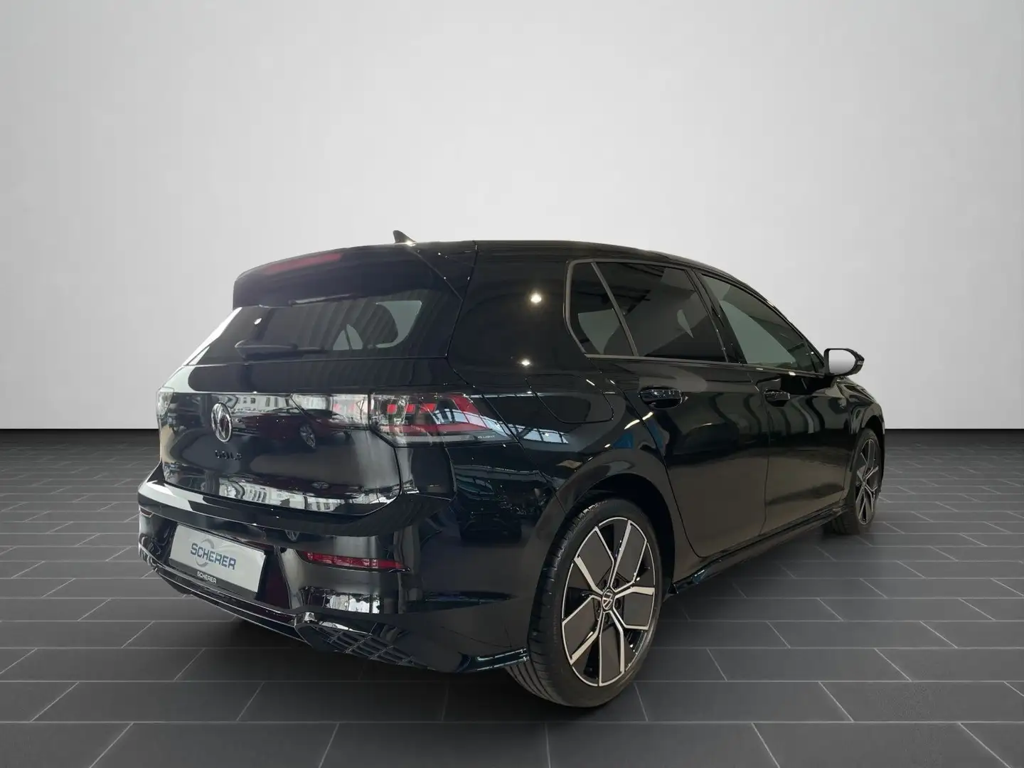 Volkswagen Golf R-Line 1,5 l eTSI 150PS DSG7 Schwarz - 2