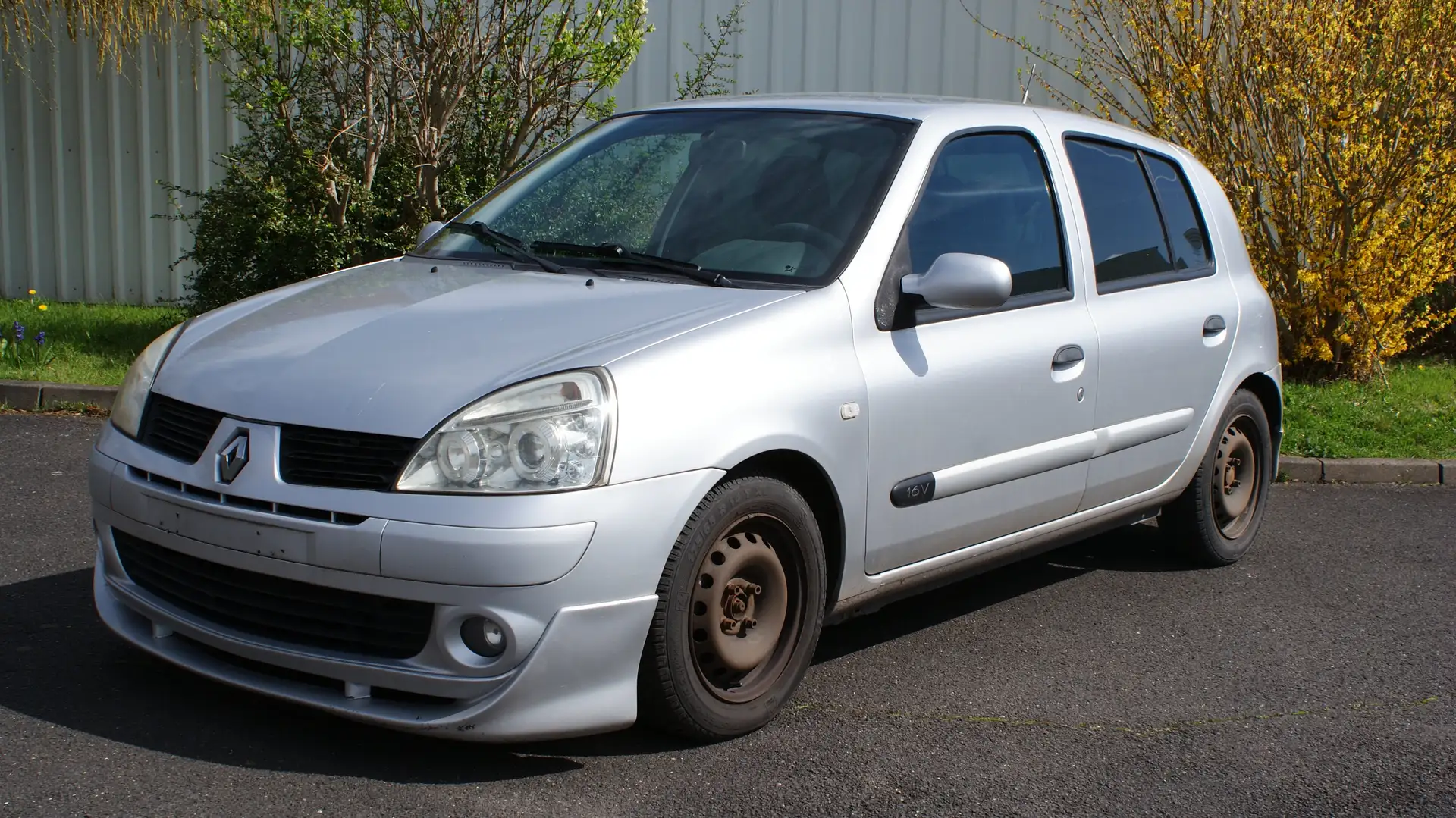 Renault Clio Tech-Run 75 PS Gümüş rengi - 1