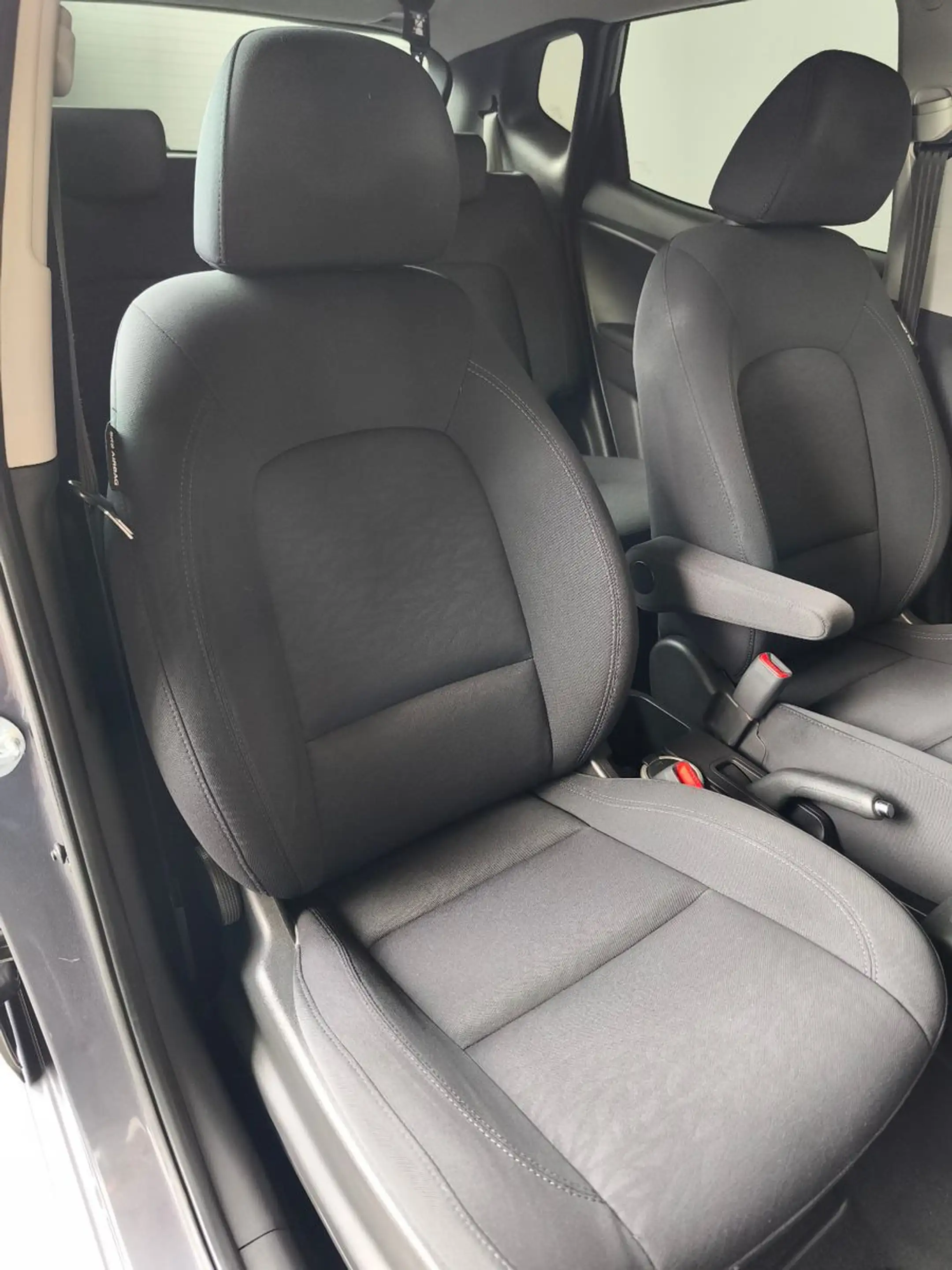 Hyundai iX20 1.6 blue YES! — photo 16
