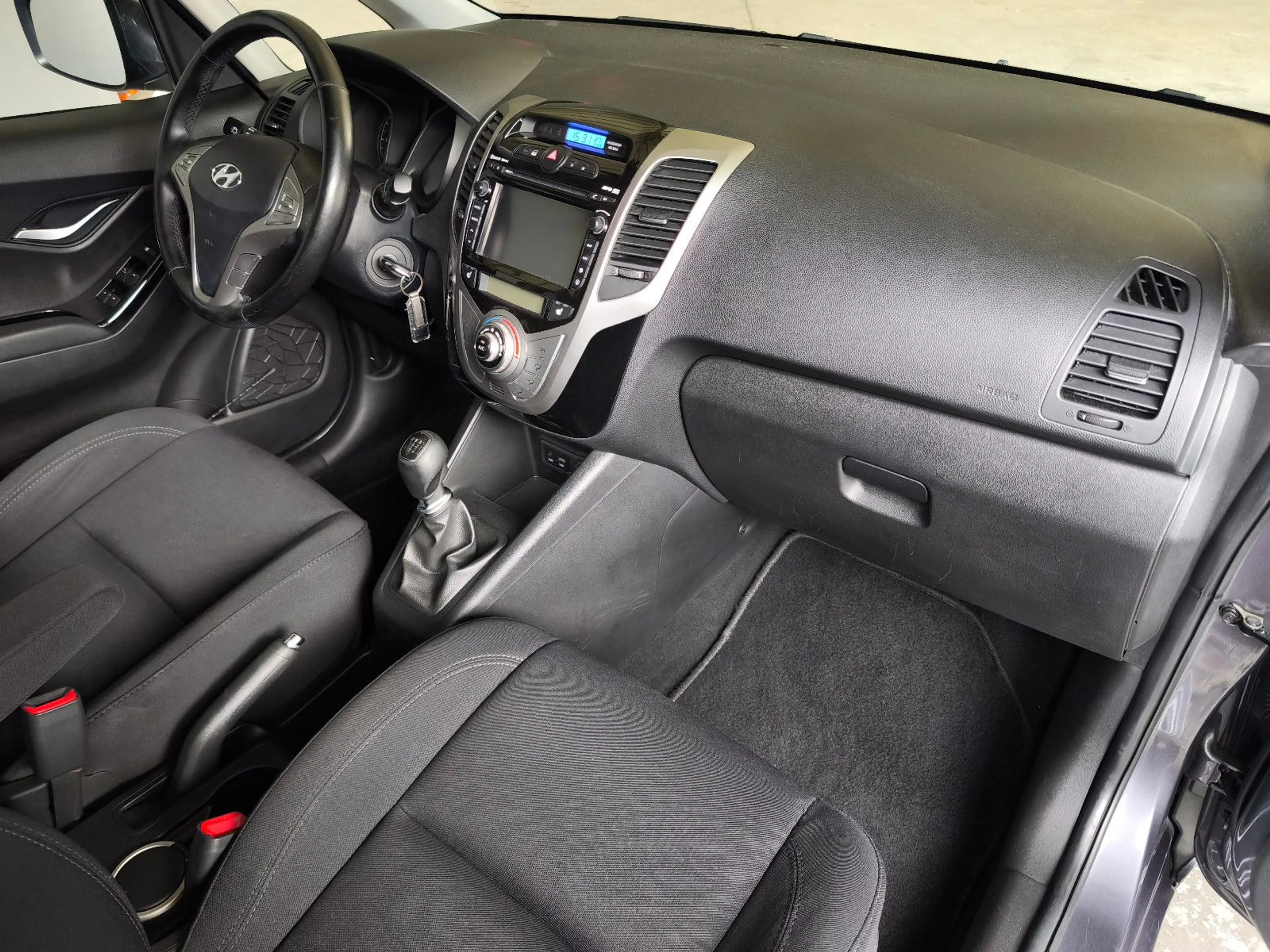 Hyundai iX20 1.6 blue YES! — photo 14