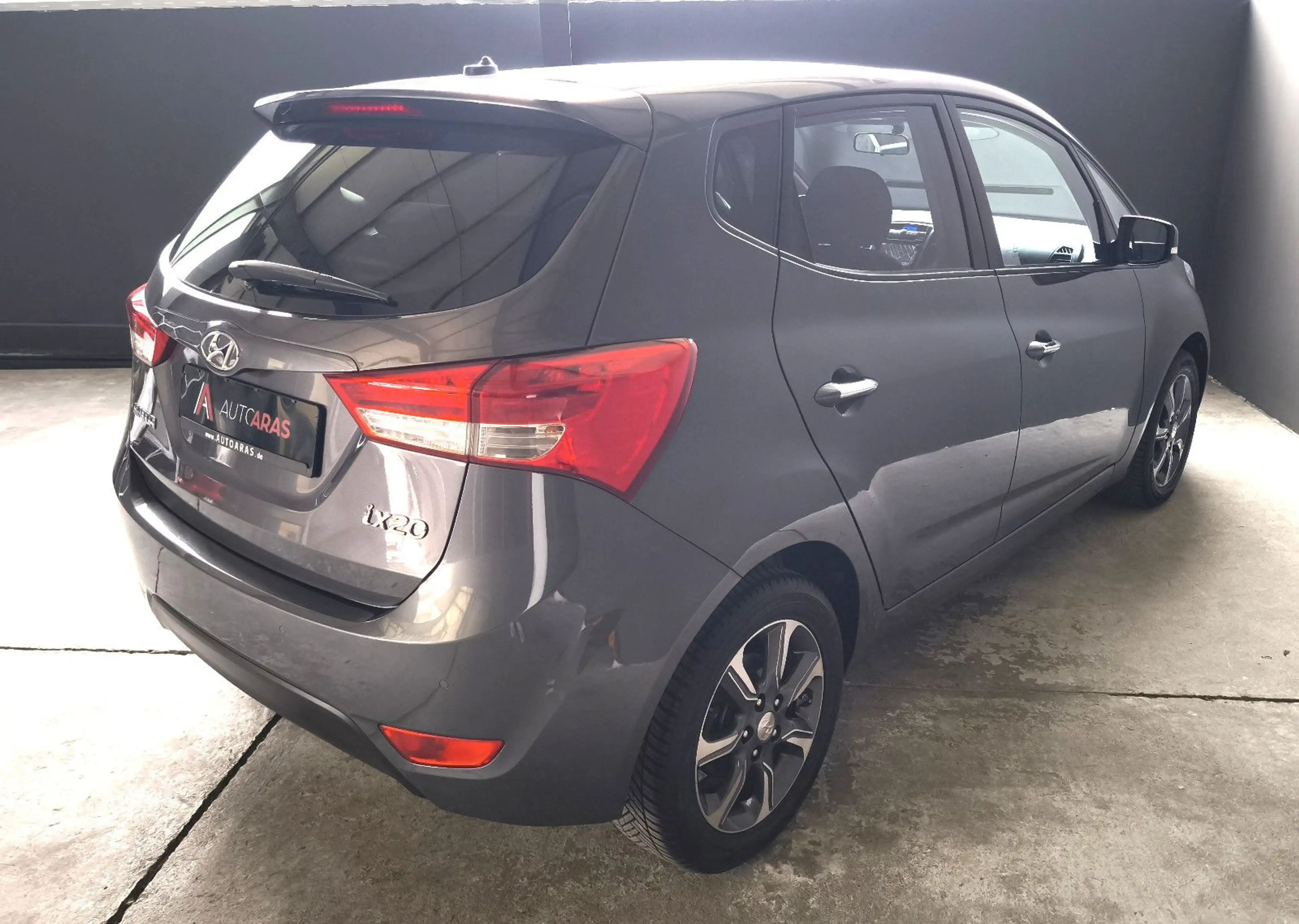 Hyundai iX20 1.6 blue YES! — photo 5