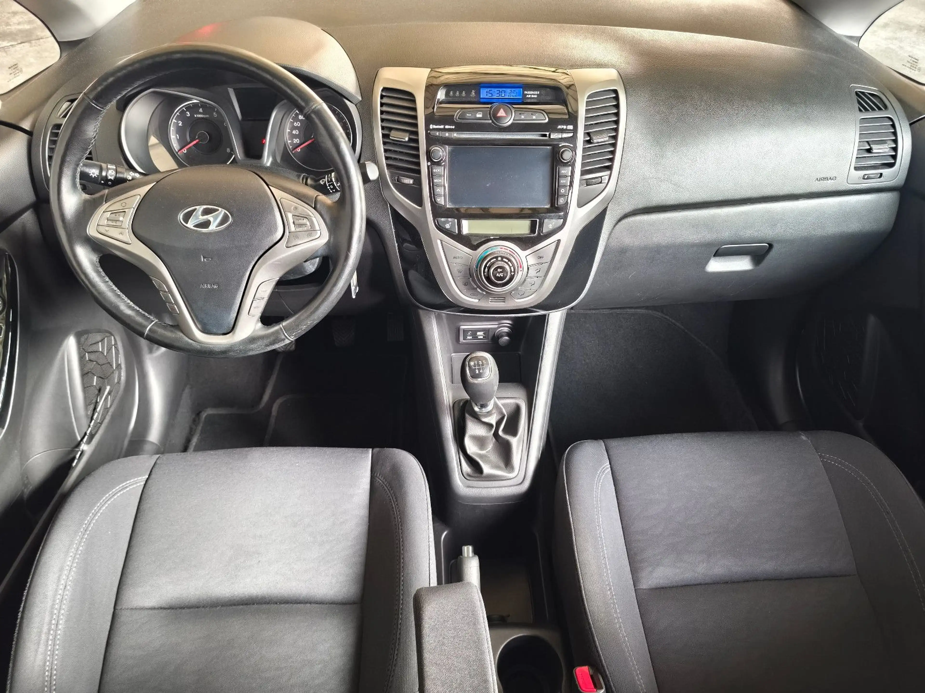 Hyundai iX20 1.6 blue YES! — photo 12
