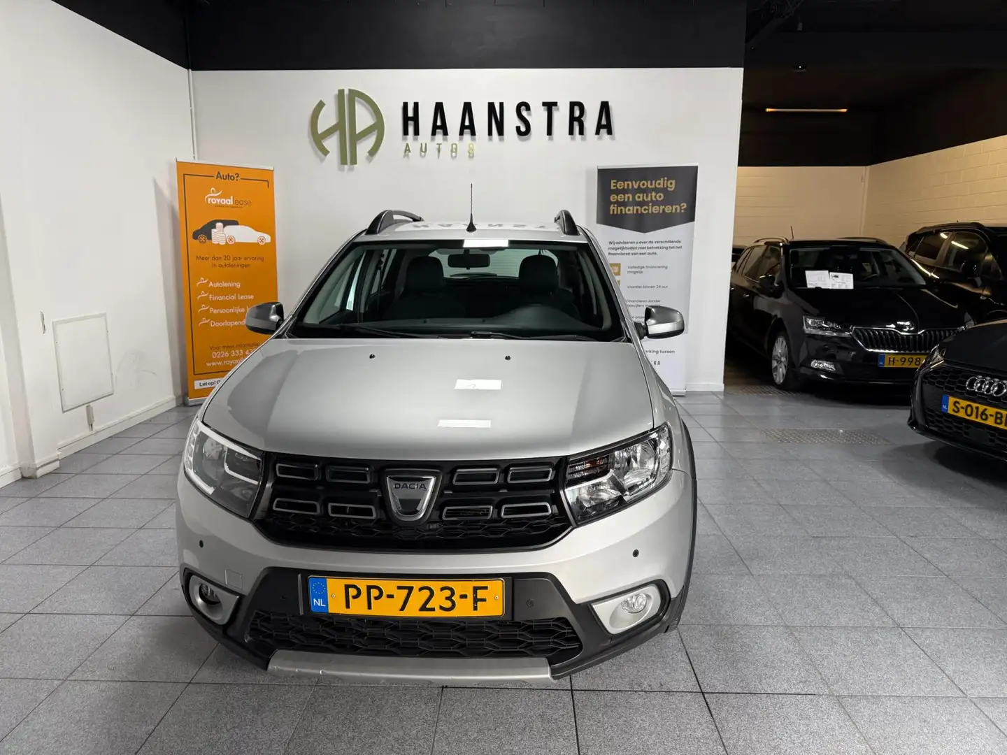 Dacia Sandero 0.9 TCe SL Stepway Autom, Navi-Camera NL Auto! NAP Šedá - 2
