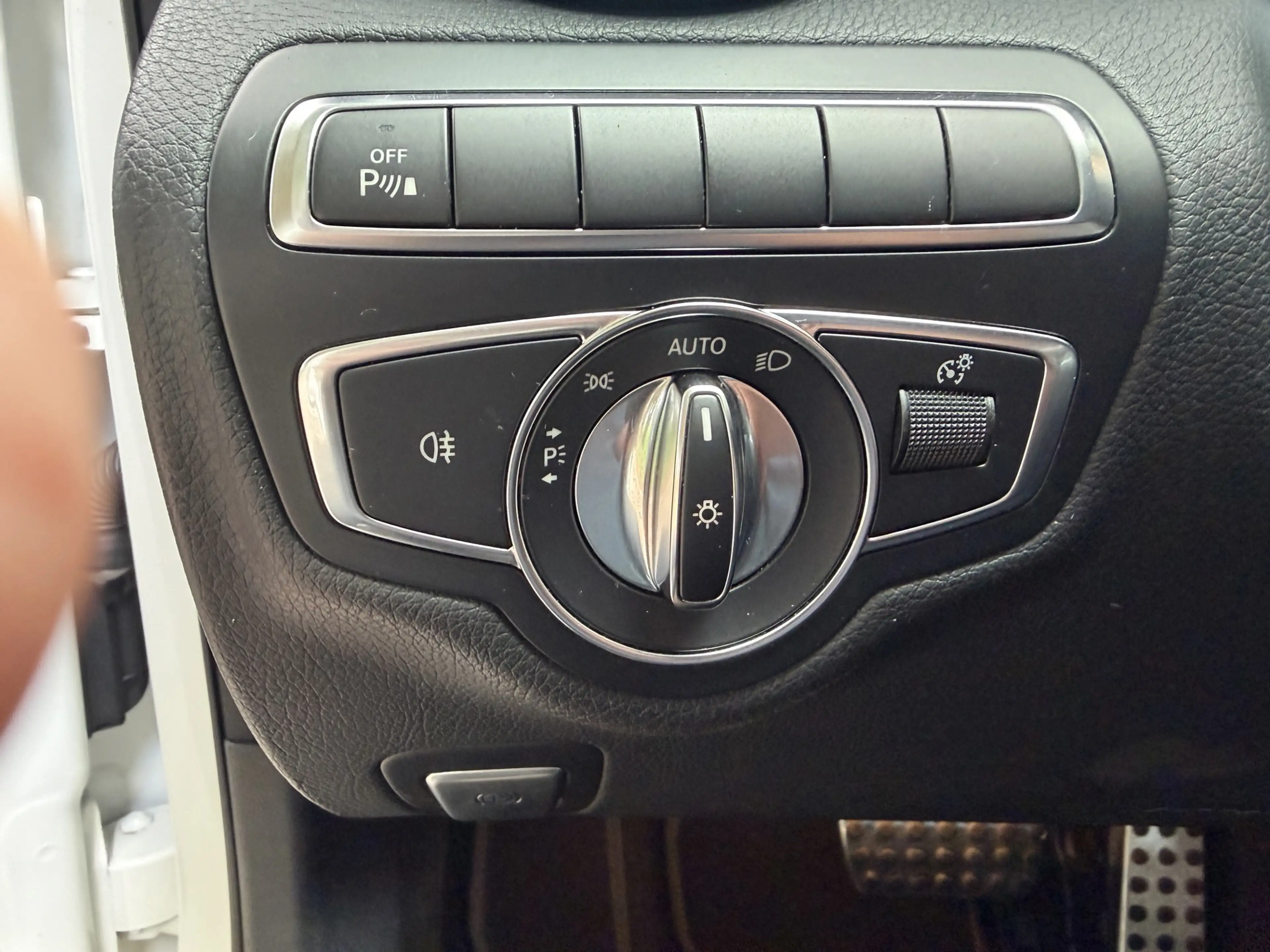 Mercedes-Benz C 350 Estate e Business Solution AMG — photo 15