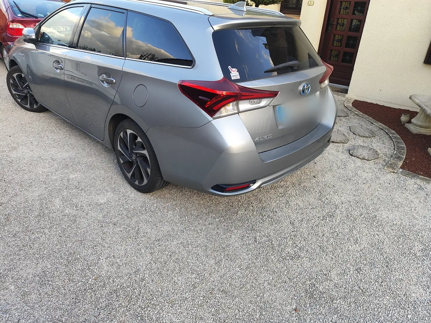 Toyota Auris Touring Sports Hybride 136ch Lounge Argent - 2