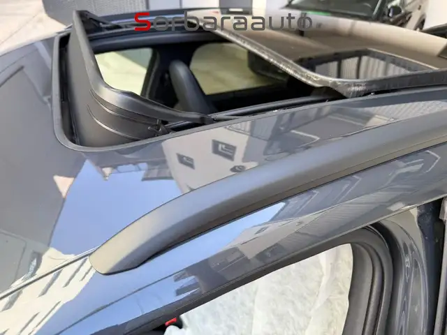 Audi Q5 view 11