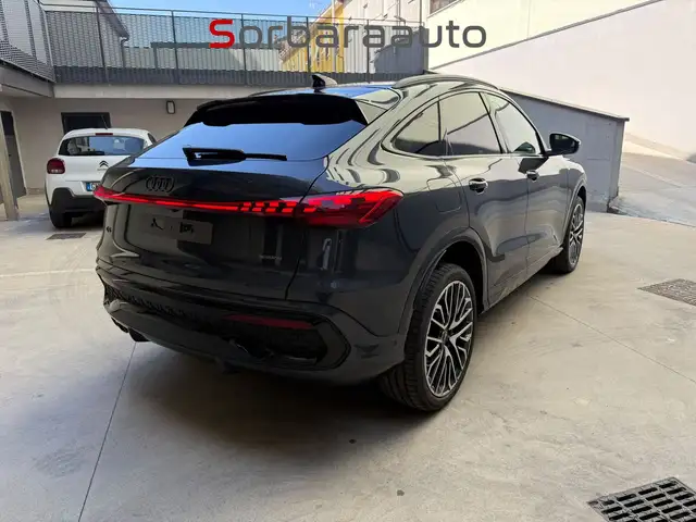 Audi Q5 view 5