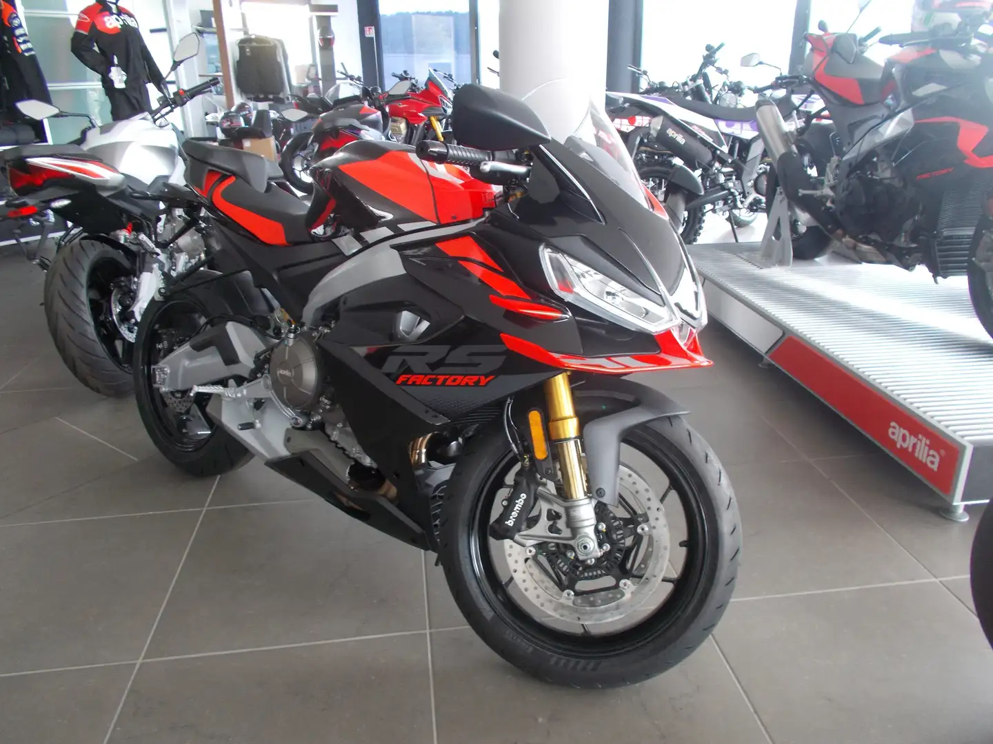 Aprilia RS 660 FACTORY 2025 Negru - 1