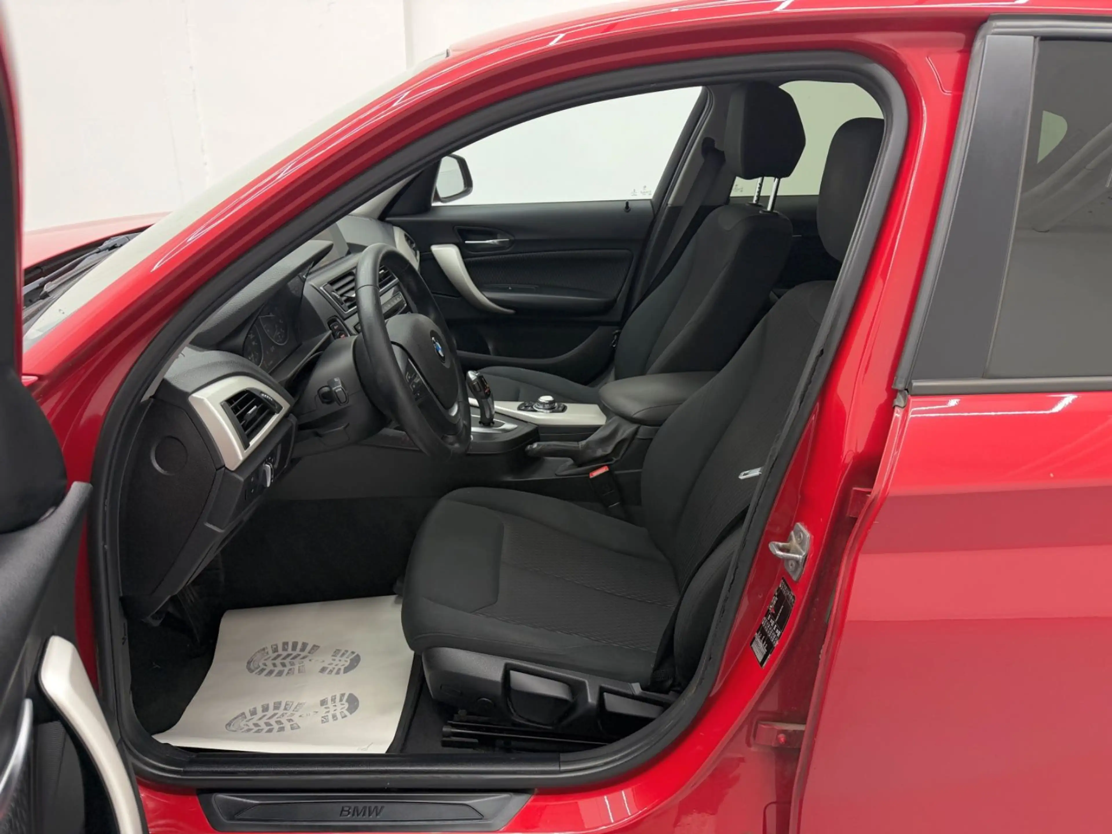 BMW 118 d Automatik|Navi|PDC|SHZ|Tempo|BMW-Scheckheft — photo 8