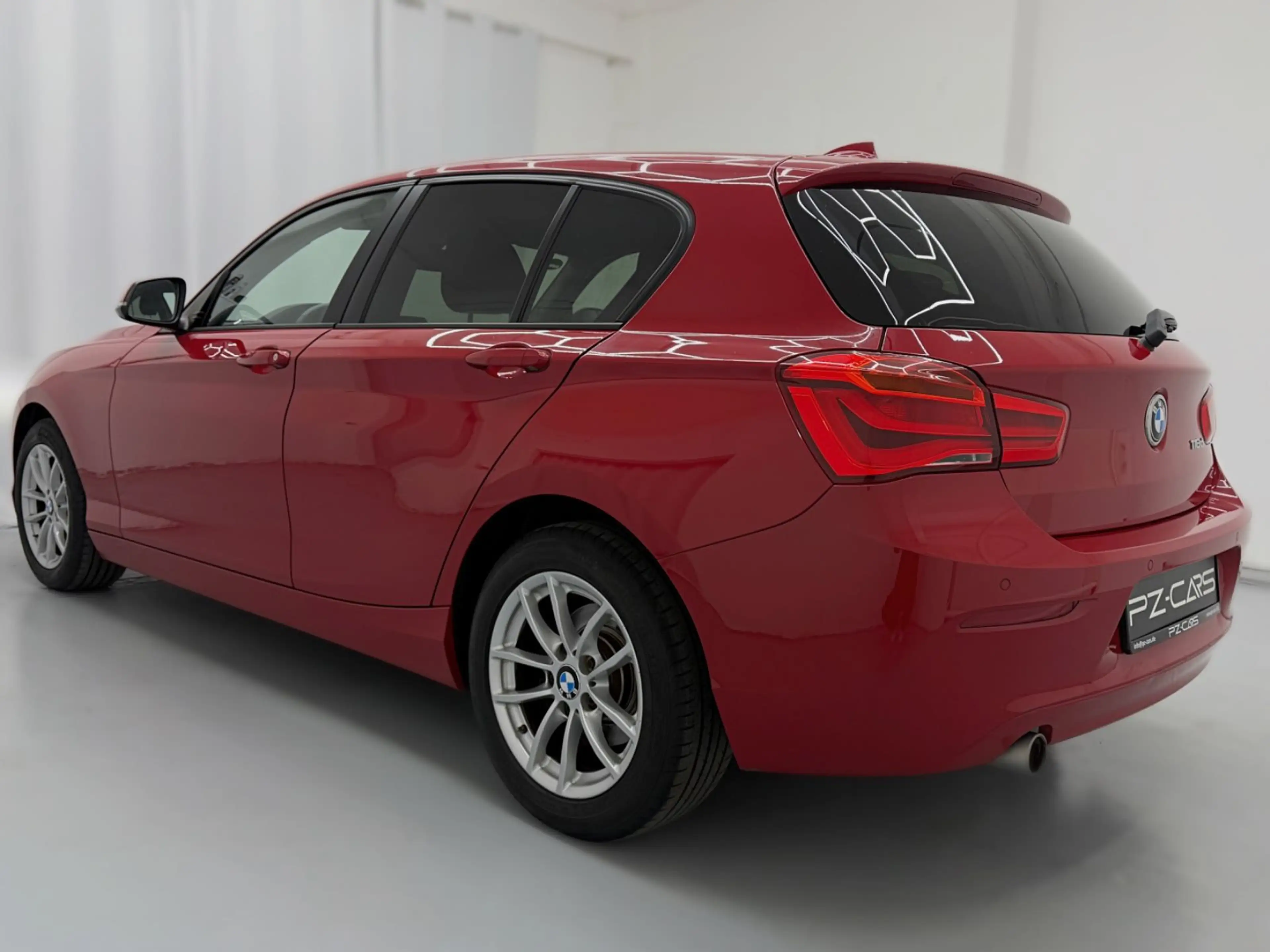 BMW 118 d Automatik|Navi|PDC|SHZ|Tempo|BMW-Scheckheft — photo 4
