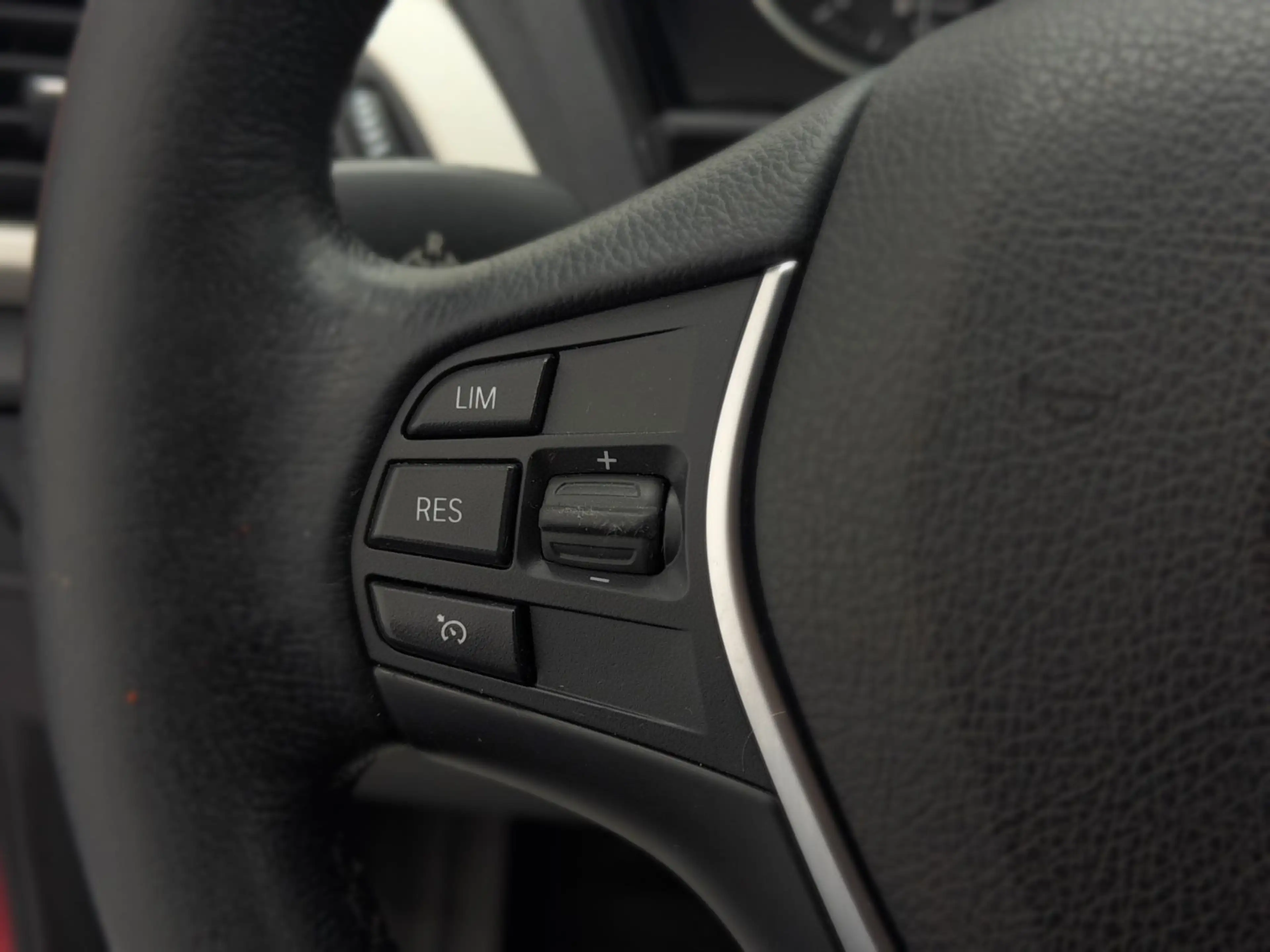 BMW 118 d Automatik|Navi|PDC|SHZ|Tempo|BMW-Scheckheft — photo 13