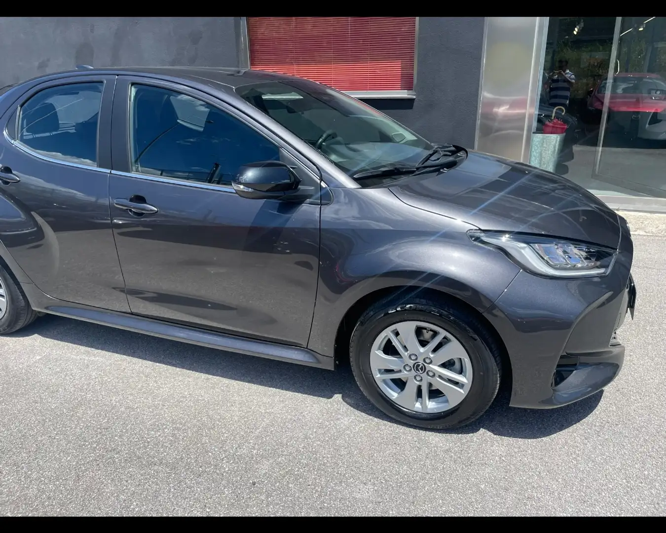 Mazda 2 1.5 VVT-iE HYBRID Agile Comfort Pack Grau - 2