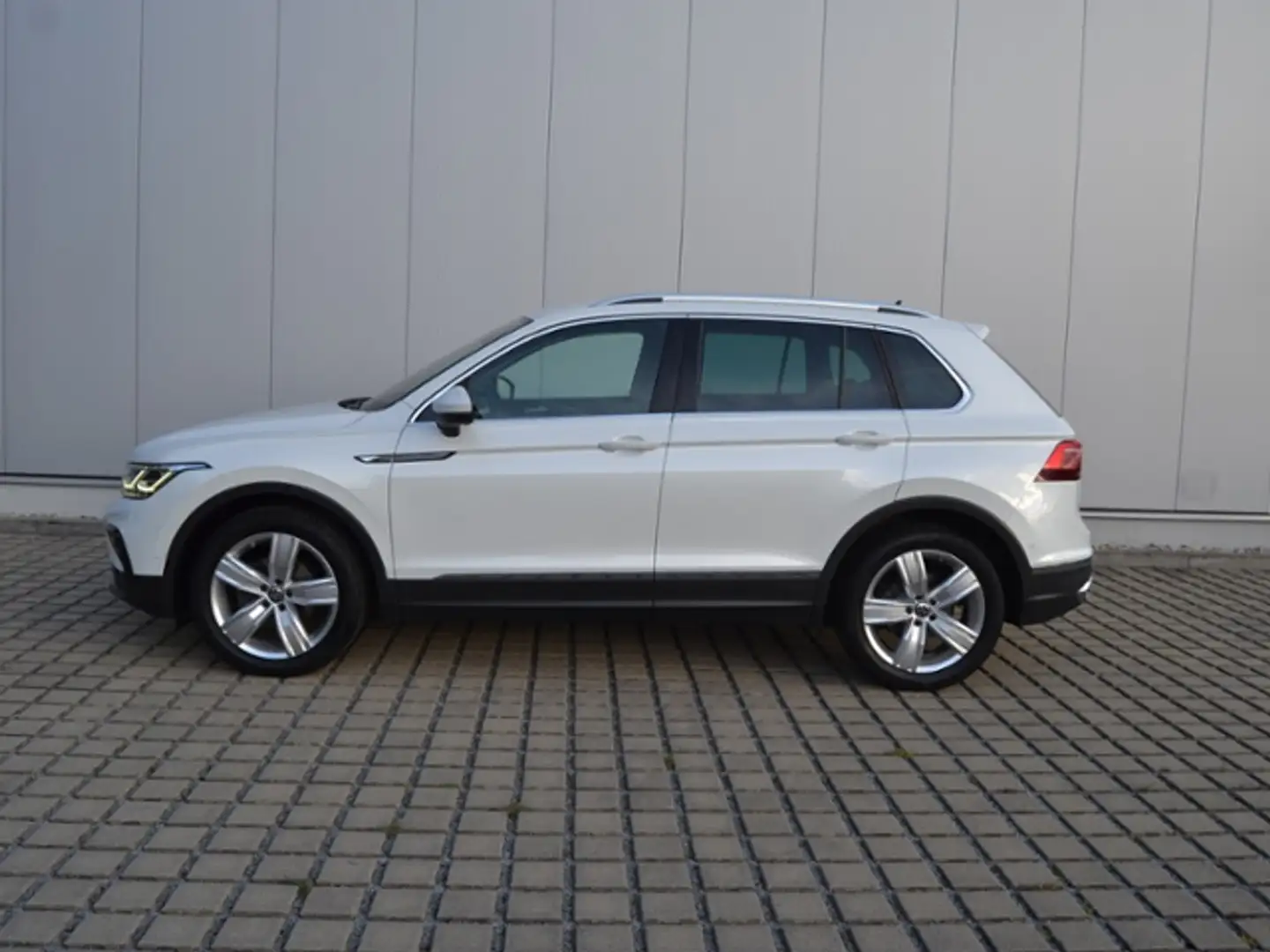 Volkswagen Tiguan 2.0 TDI DSG Elegance AHK/MATRIX/19-ZOLL/NAVI-PRO/ Weiß - 2