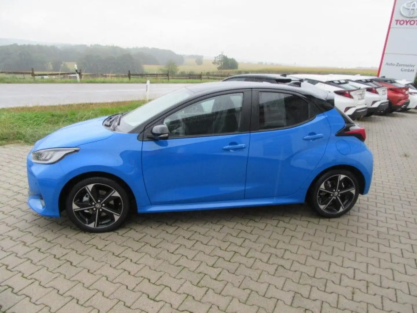 Toyota Yaris Hybrid Premiere Edition Blau - 2