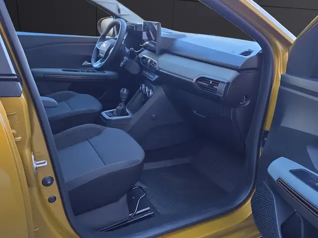 Dacia Sandero view 6