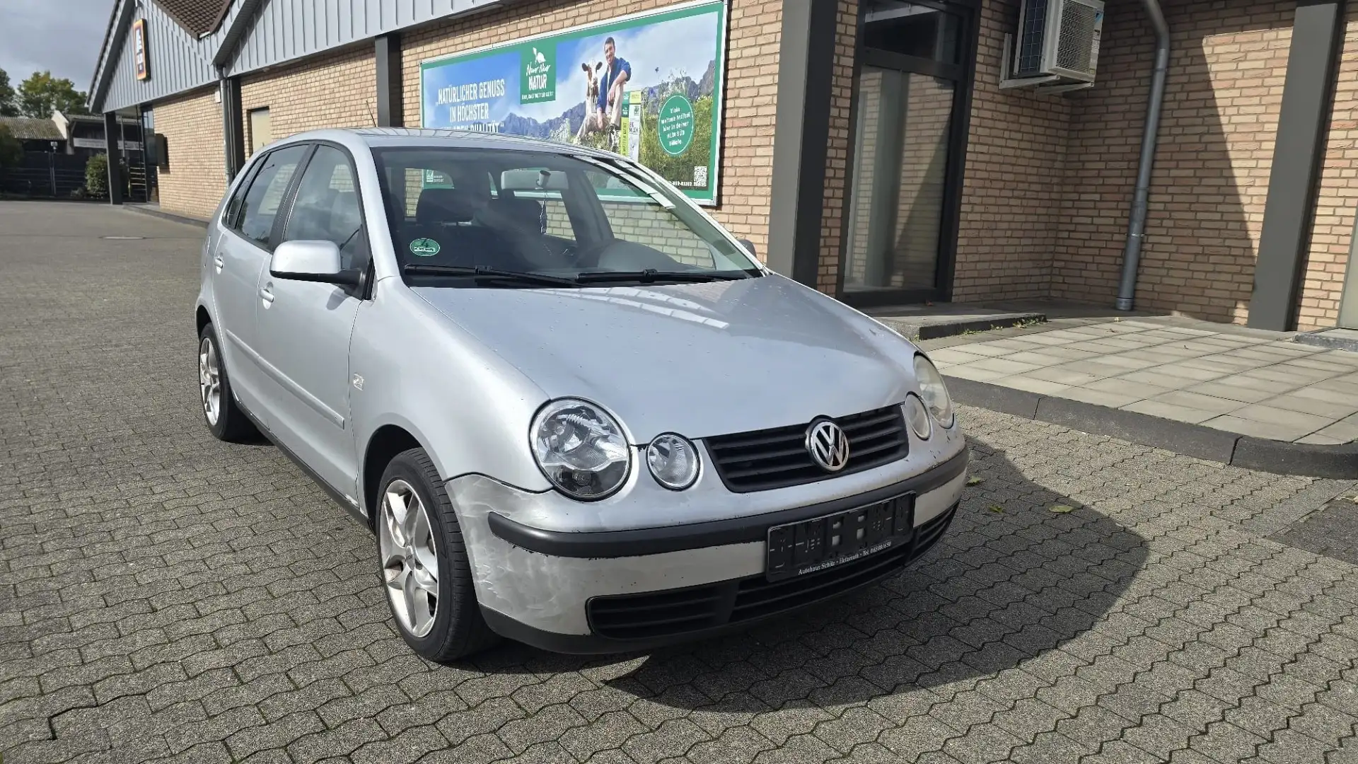 Volkswagen Polo 1.4 Trendline Grau - 1