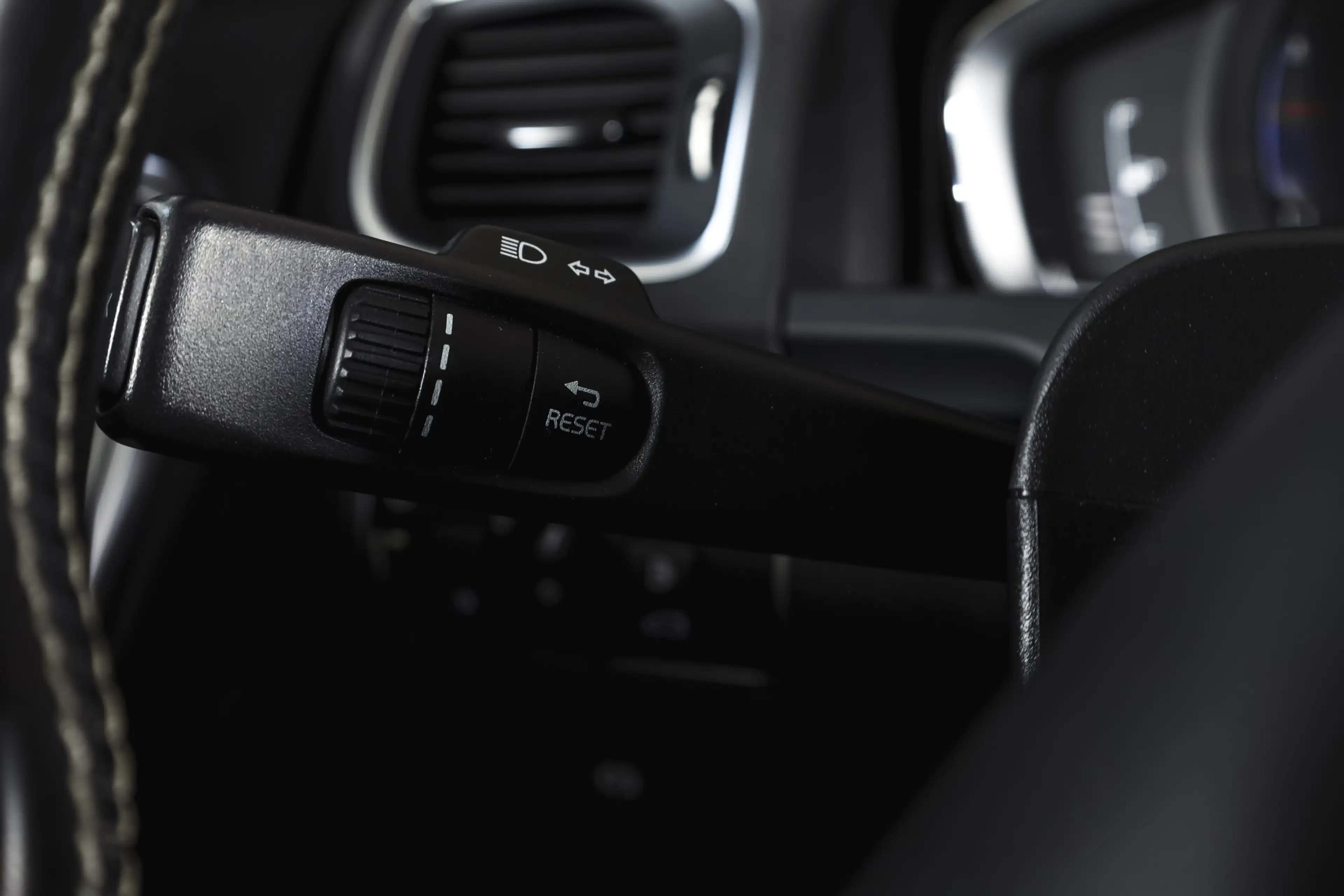 Volvo V60 2.0 T4 190 PK Business Sport - Automaat Org. NL. | — photo 40