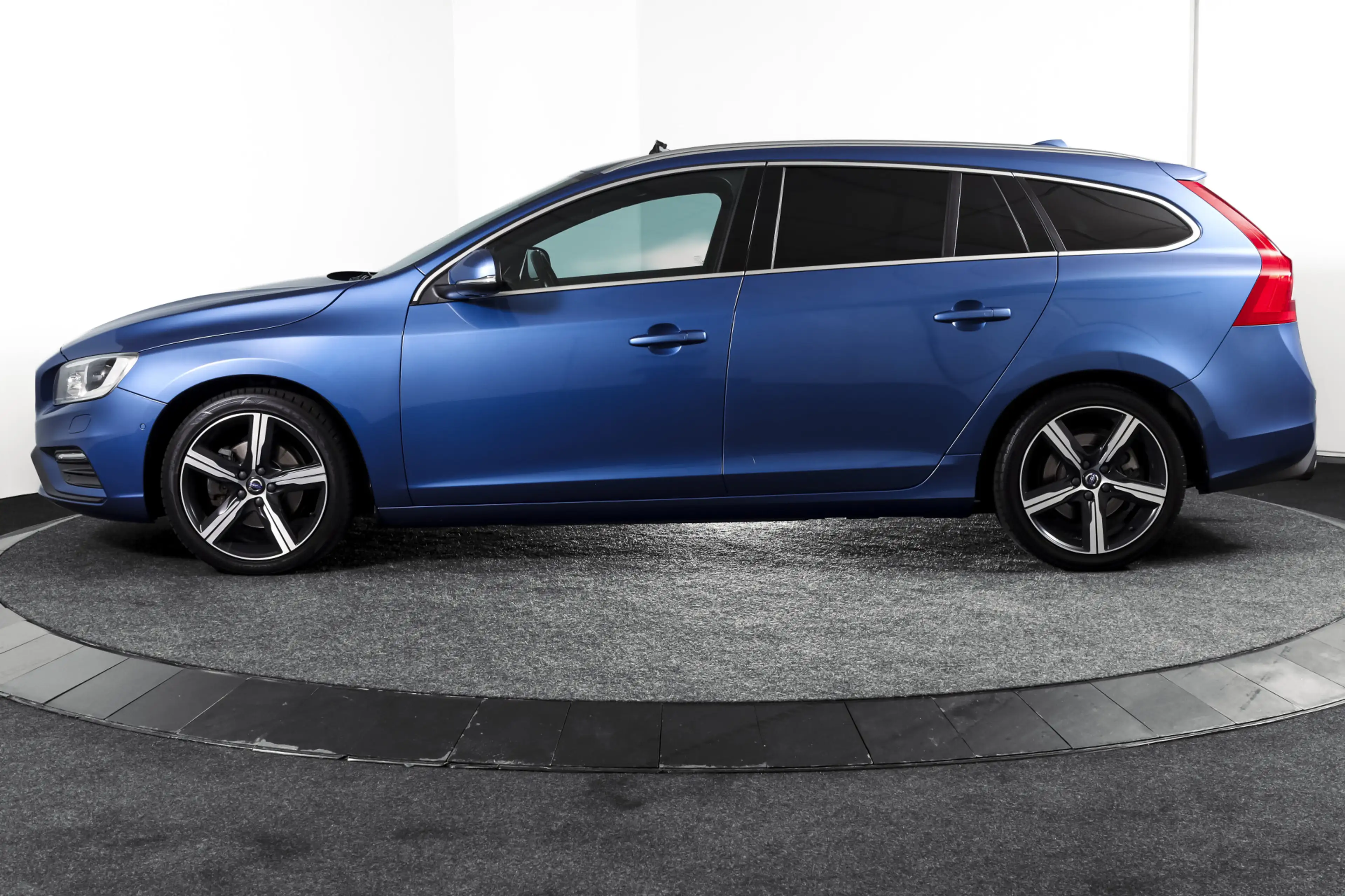 Volvo V60 2.0 T4 190 PK Business Sport - Automaat Org. NL. | — photo 5