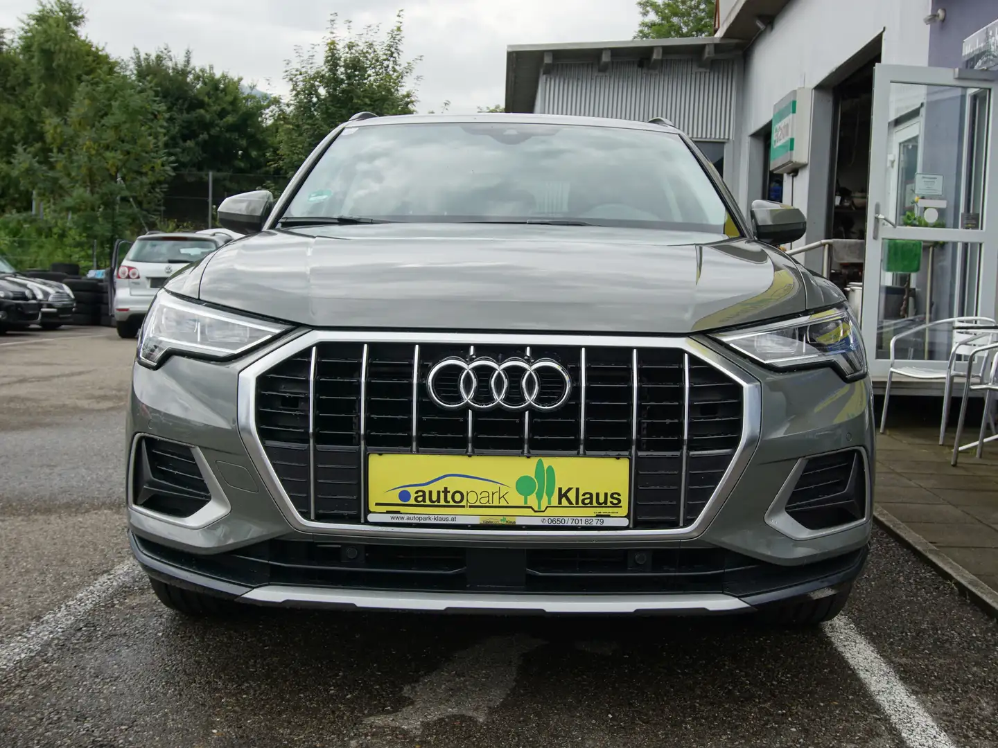 Audi Q3 35 TFSI advanced Grau - 2