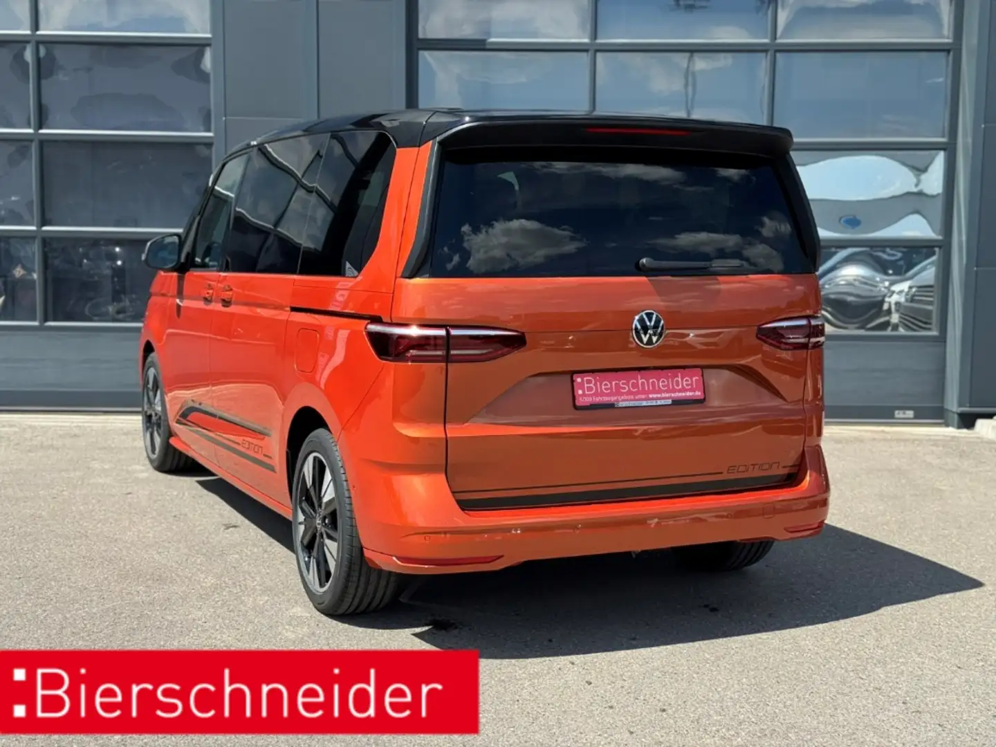 Volkswagen T7 Multivan KÜ 2.0 TDI DSG Edition 7-S. VIS-A-VIS NAVI-PRO 5-J Orange - 2