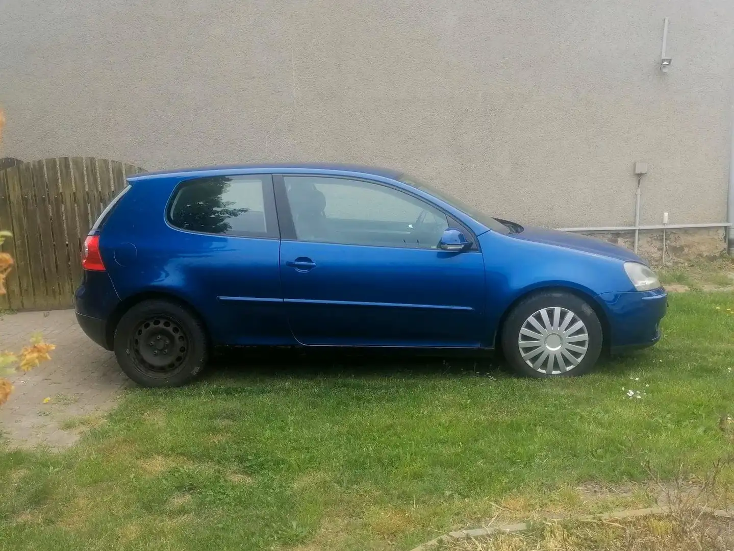 Volkswagen Golf Golf V  3-Türer 1.6 FSI Sportline Blau - 2