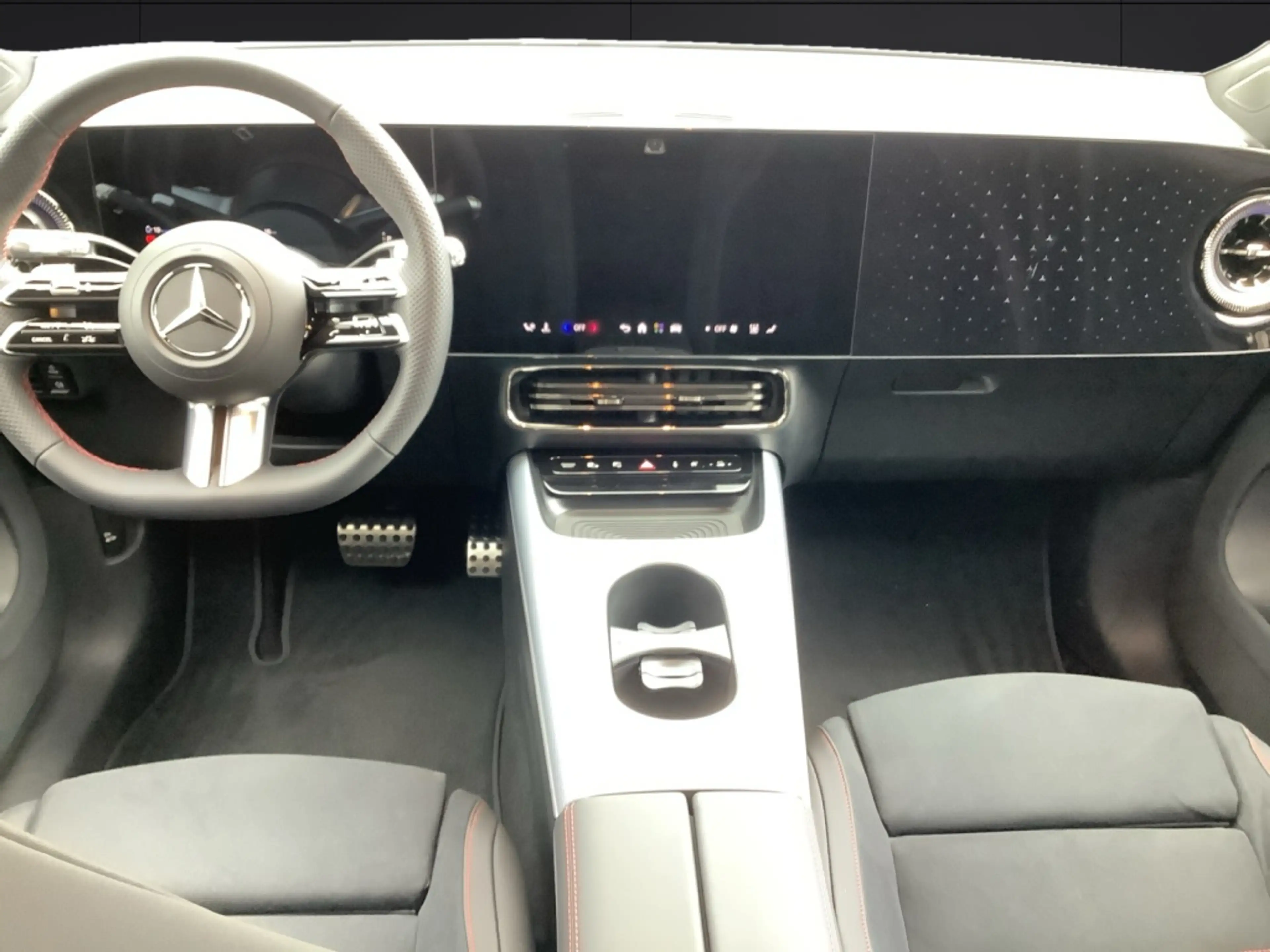 Mercedes-Benz GLB 250 + EQ Technologie +AMGLINE+19"AMGLMR+LED+ — photo 13