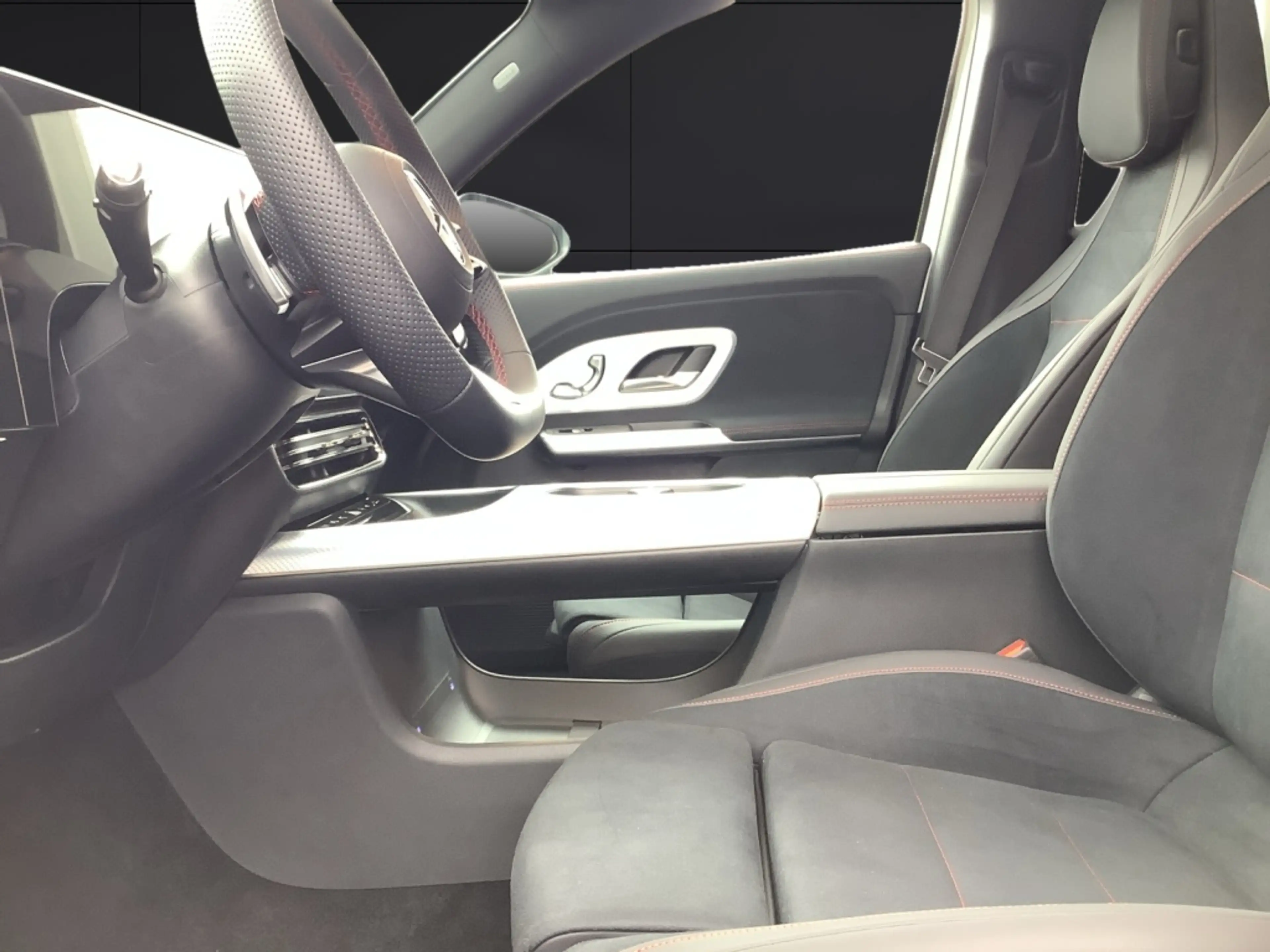 Mercedes-Benz GLB 250 + EQ Technologie +AMGLINE+19"AMGLMR+LED+ — photo 9