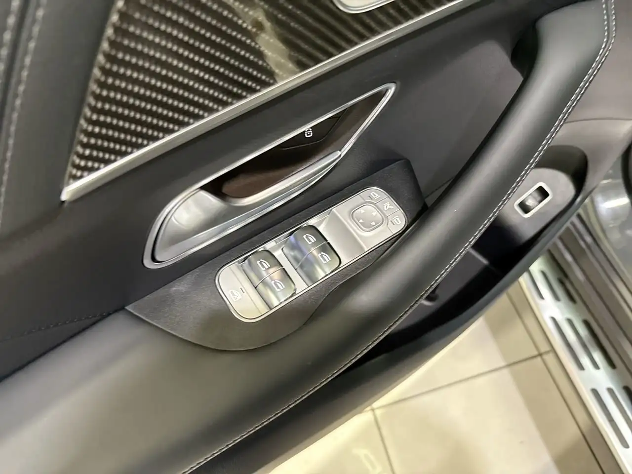 Mercedes-Benz GLE снимка Mercedes-Benz GLE