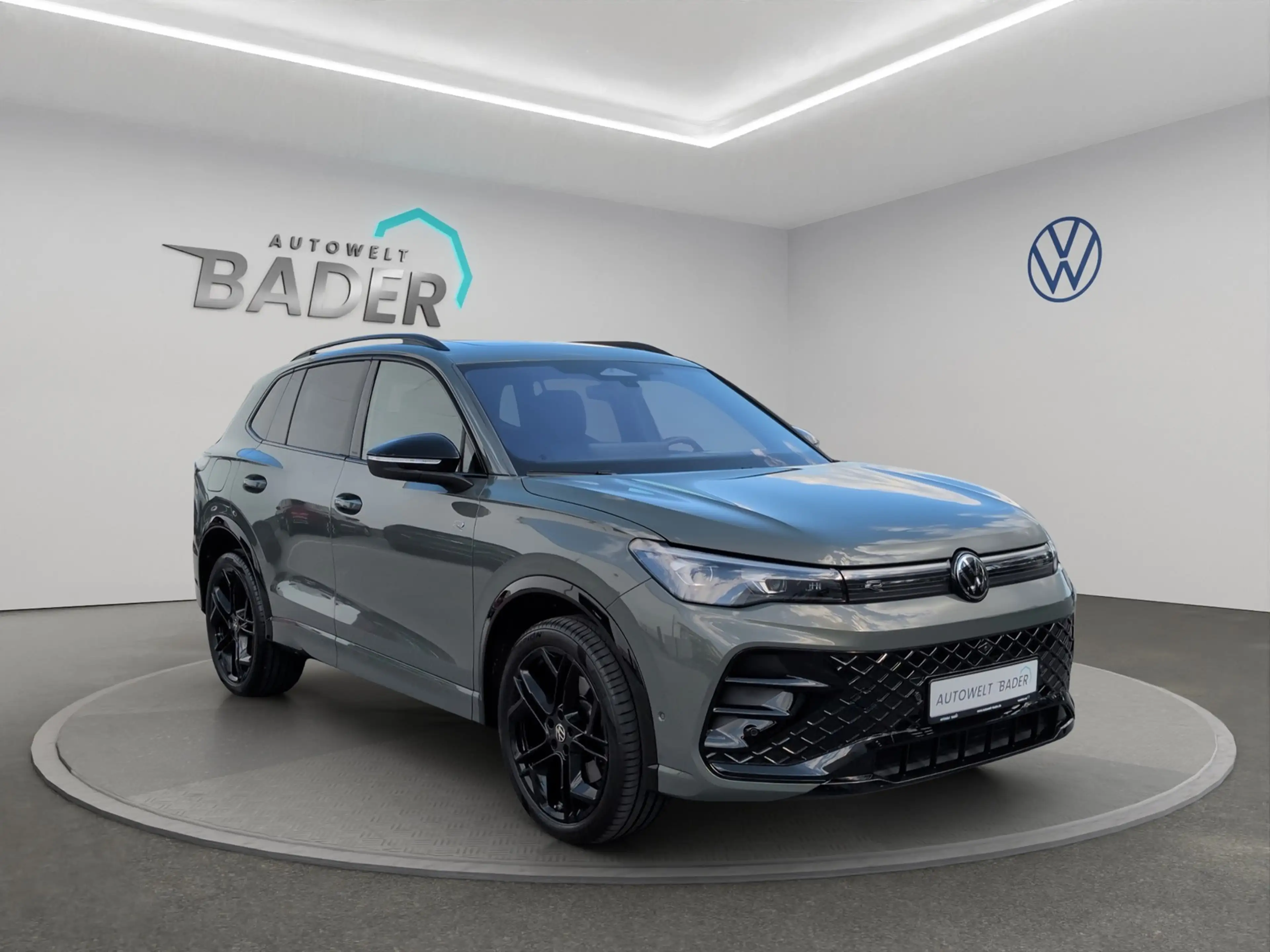 Volkswagen Tiguan R-Line TDI 4Mo. Matrix AHK Pano StandH — photo 8