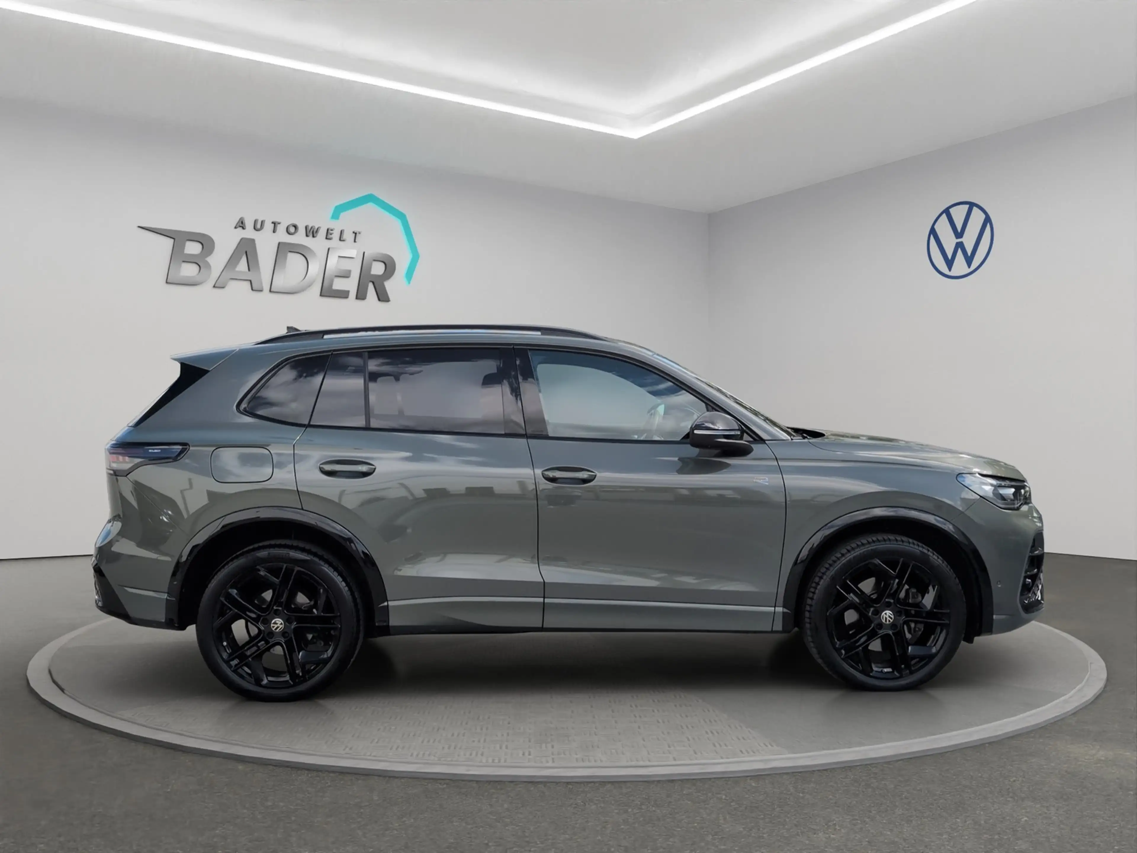 Volkswagen Tiguan R-Line TDI 4Mo. Matrix AHK Pano StandH — photo 7