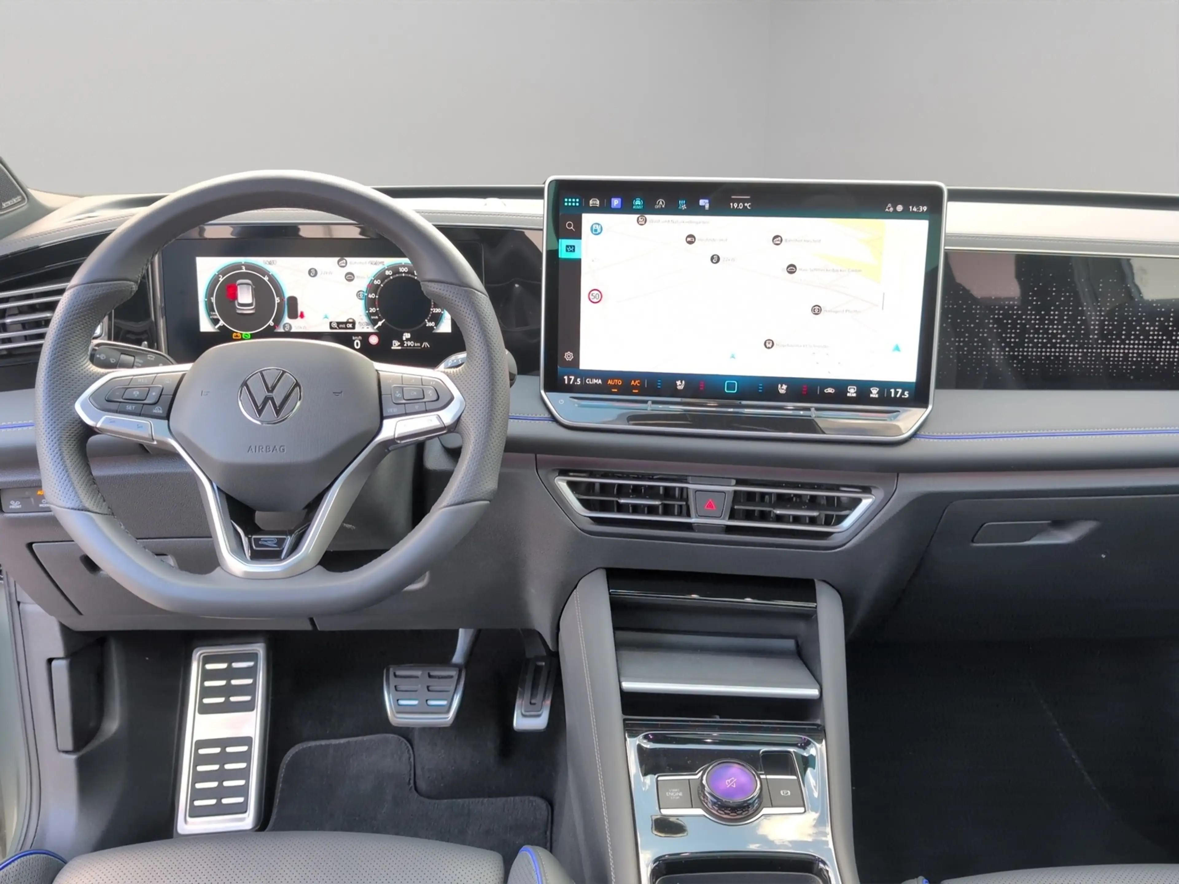 Volkswagen Tiguan R-Line TDI 4Mo. Matrix AHK Pano StandH — photo 14