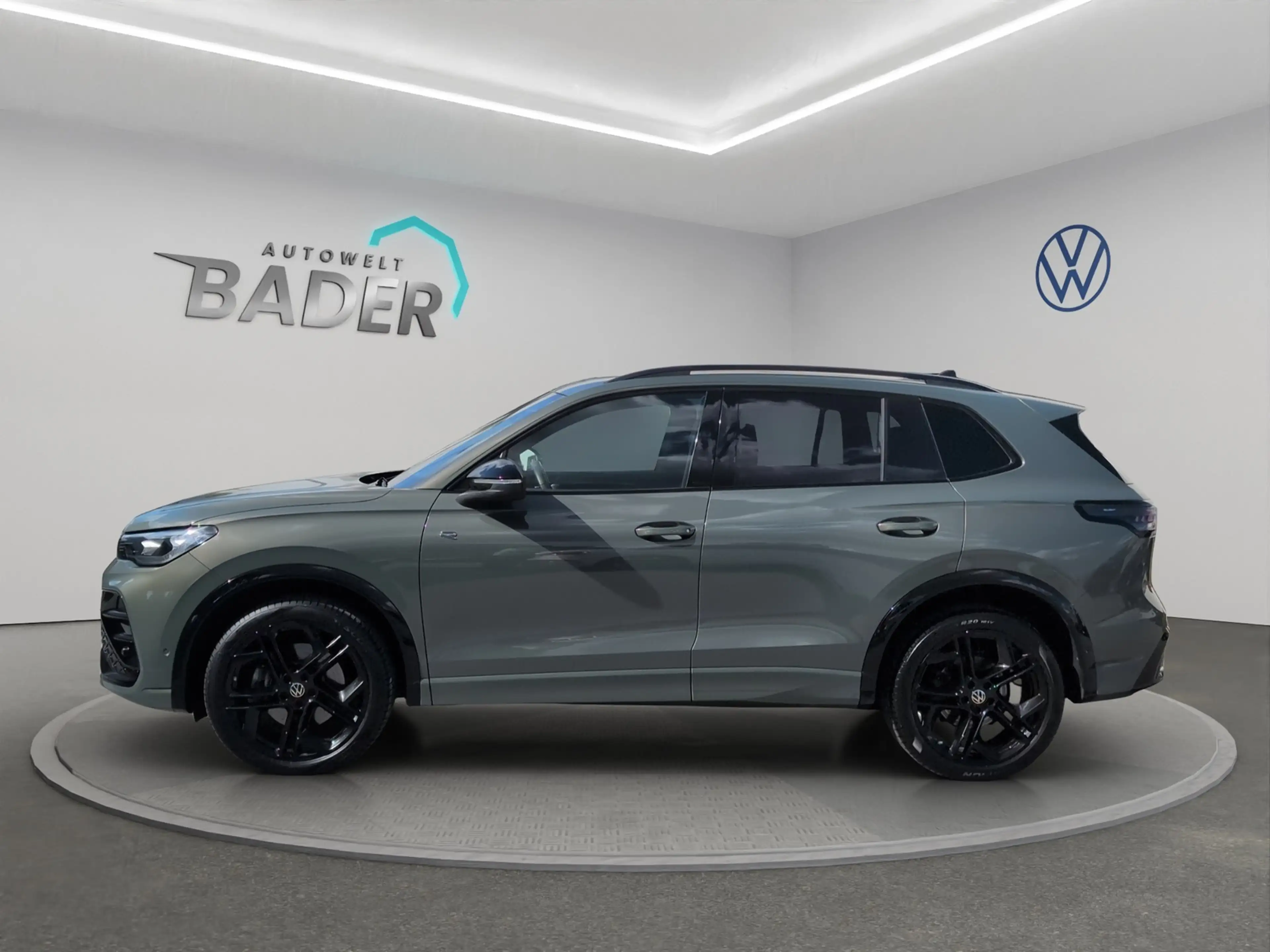 Volkswagen Tiguan R-Line TDI 4Mo. Matrix AHK Pano StandH — photo 3