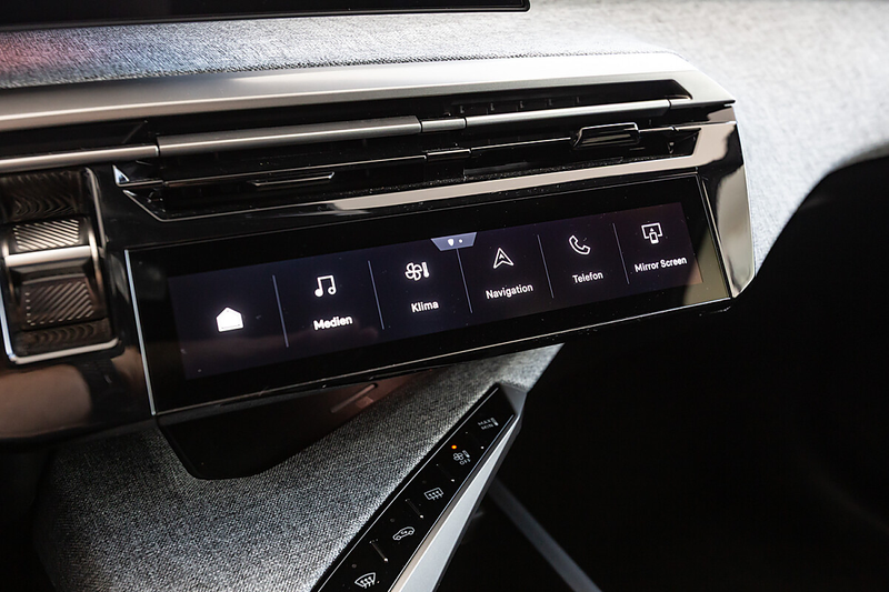 Peugeot 5008 1.2 Hybrid 136 Allure — photo 9