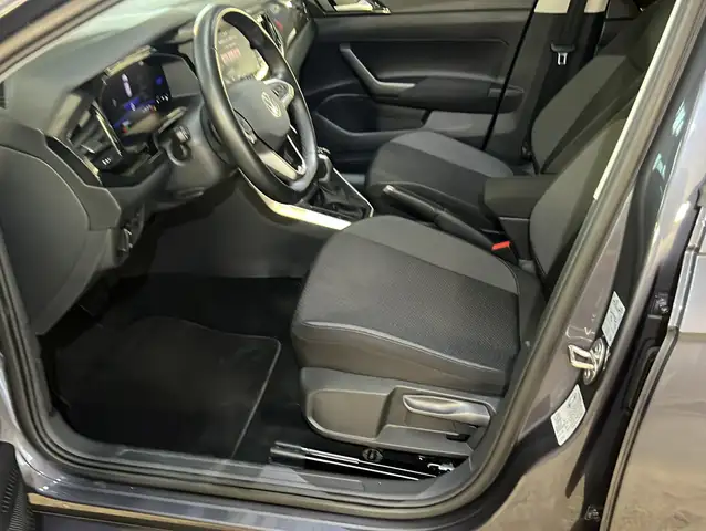 Volkswagen Taigo view 3