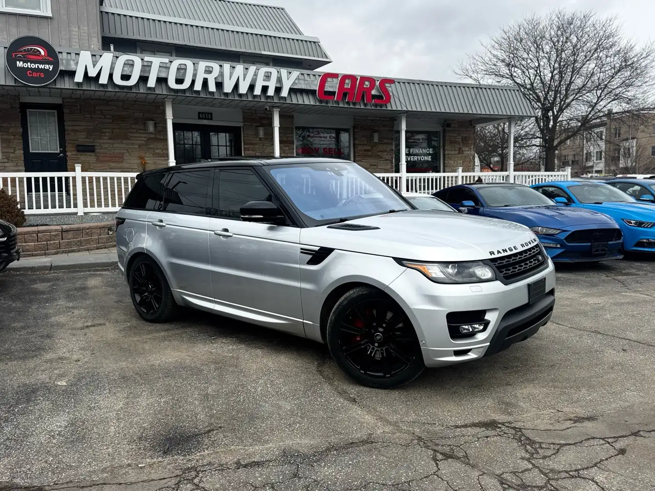 Land Rover Range Rover Sport снимка Land Rover Range Rover Sport