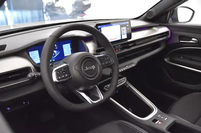 Jeep Avenger view 11